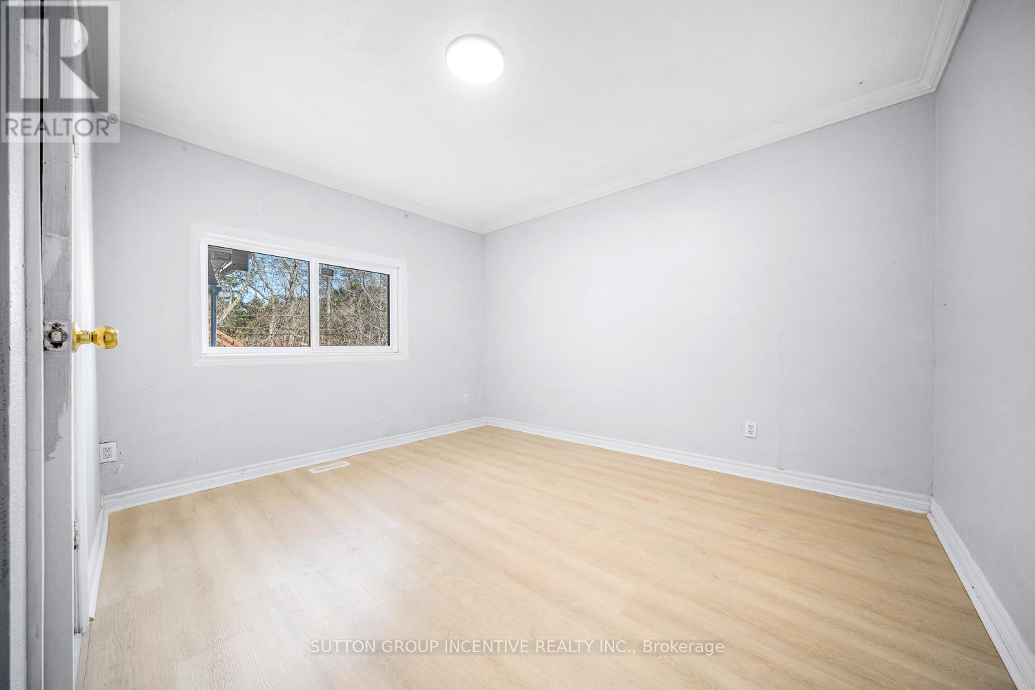 300 Metro Road N, Georgina, Ontario  L4P 3C8 - Photo 18 - N12978566