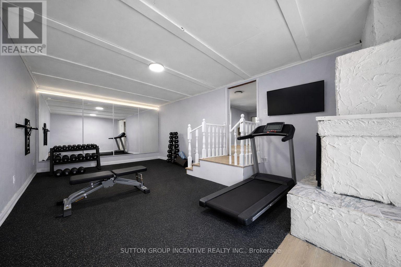 300 Metro Road N, Georgina, Ontario  L4P 3C8 - Photo 6 - N12978566