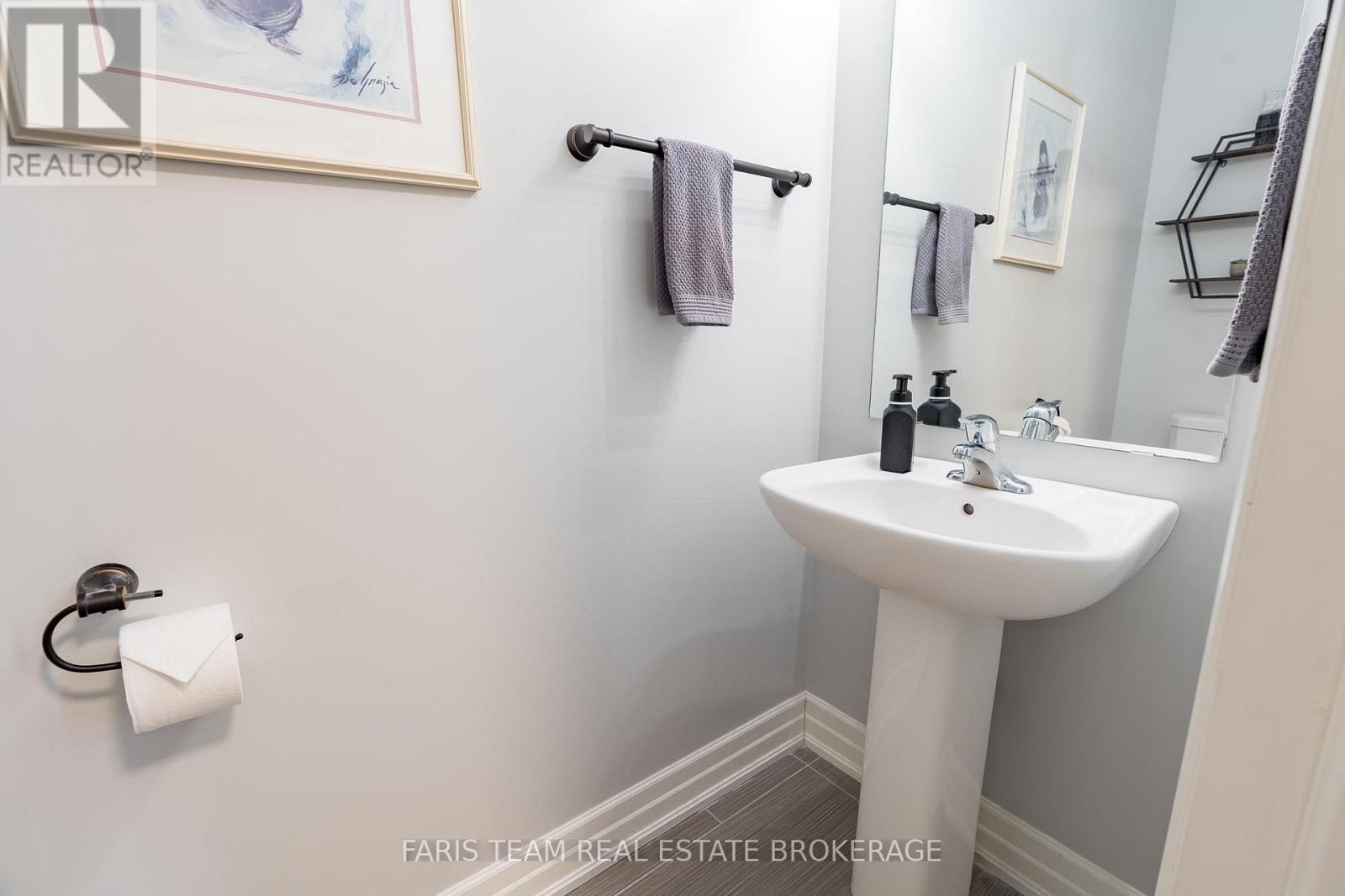 461 Greenwood Drive, Essa, Ontario  L3W 0R4 - Photo 24 - N12978606