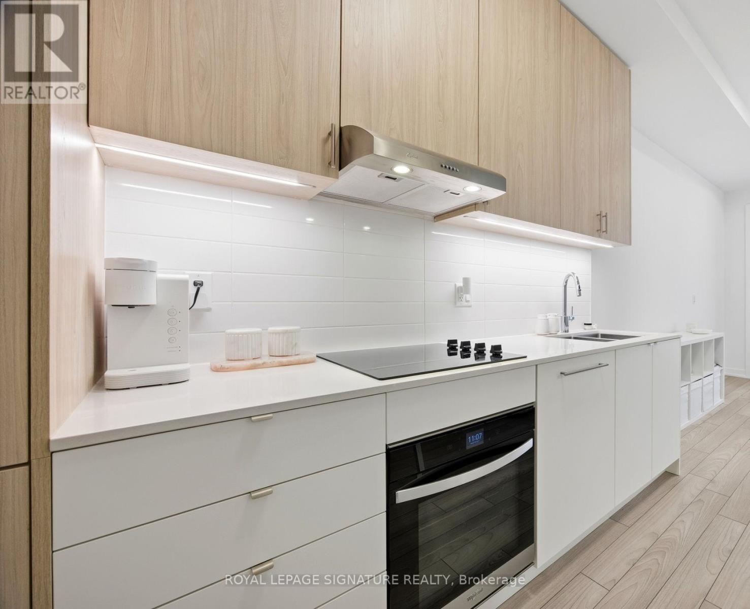 105 - 5 Red Squirrel Lane, Richmond Hill, Ontario  L4S 0P5 - Photo 5 - N12978640