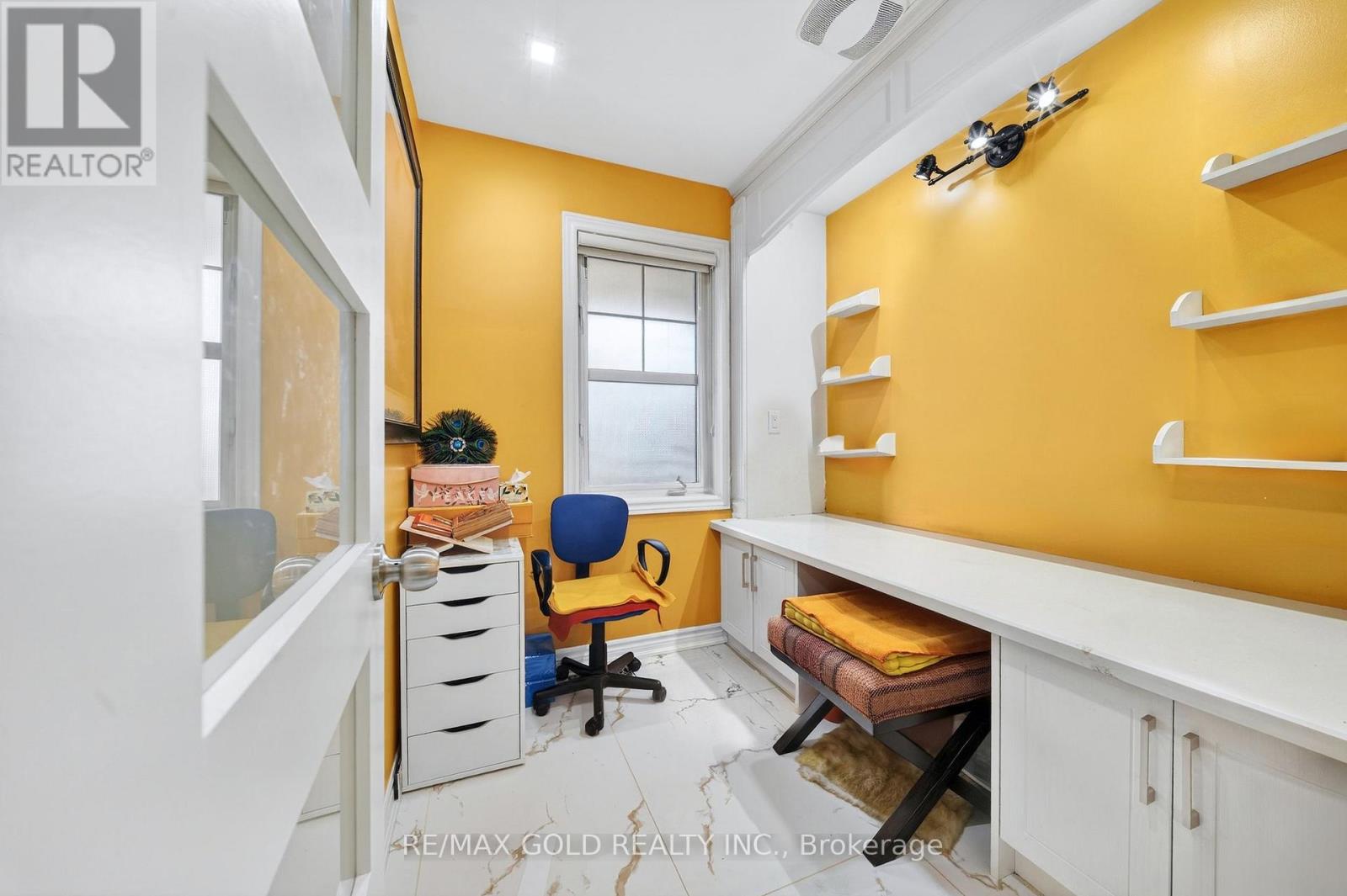 161 Shephard Avenue, New Tecumseth, Ontario  L9R 0J9 - Photo 10 - N12978642