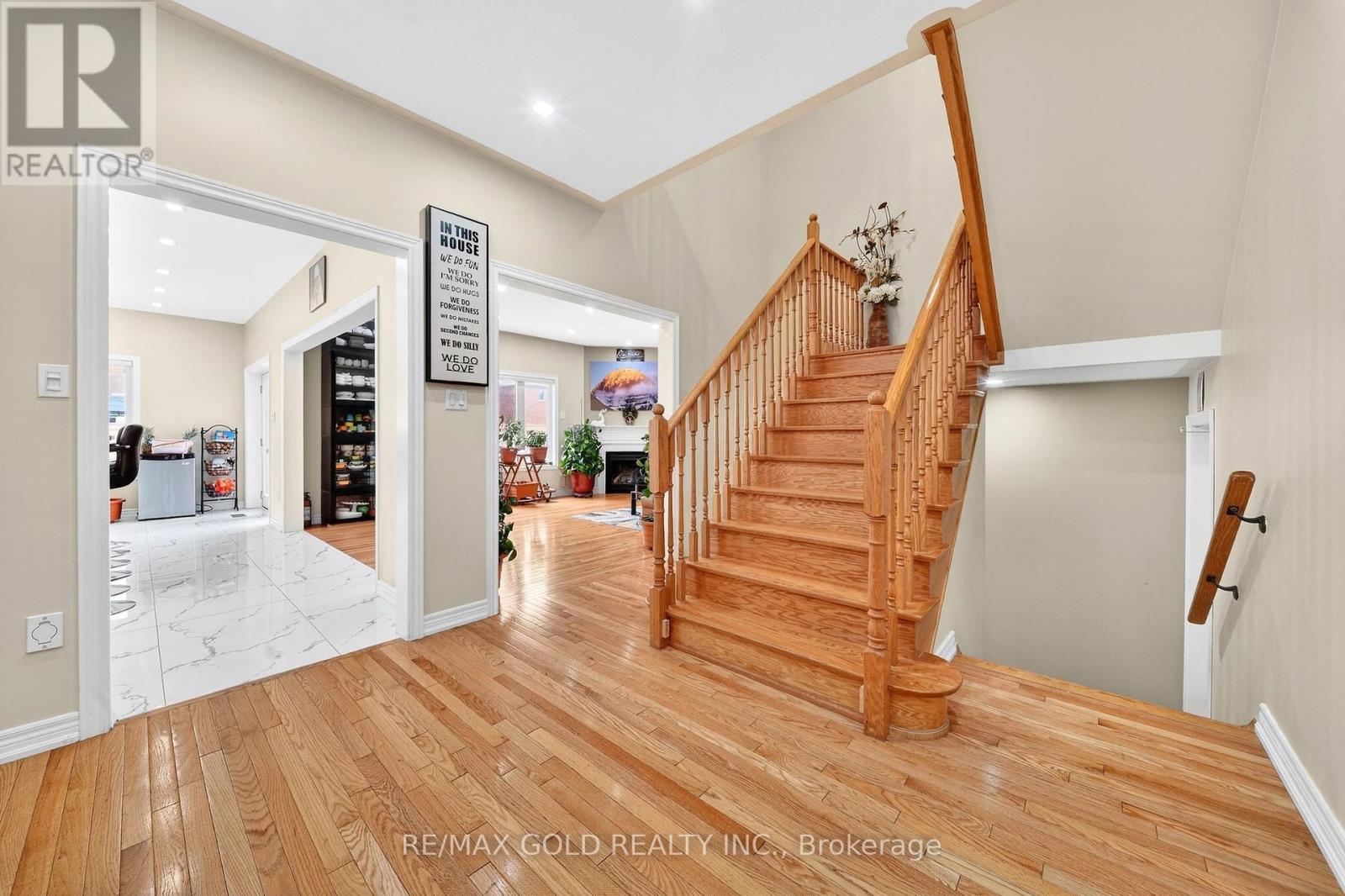 161 Shephard Avenue, New Tecumseth, Ontario  L9R 0J9 - Photo 11 - N12978642