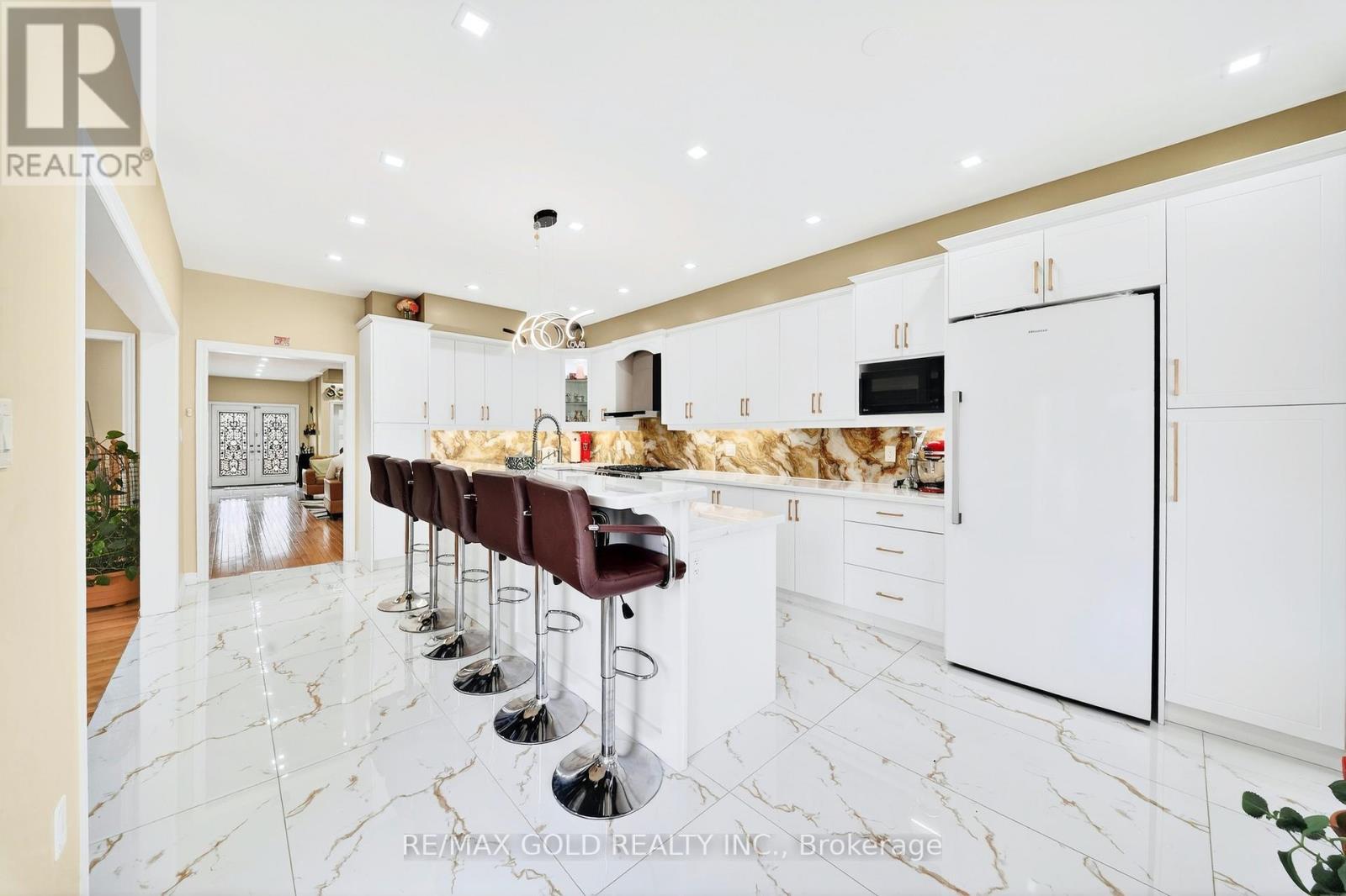 161 Shephard Avenue, New Tecumseth, Ontario  L9R 0J9 - Photo 15 - N12978642