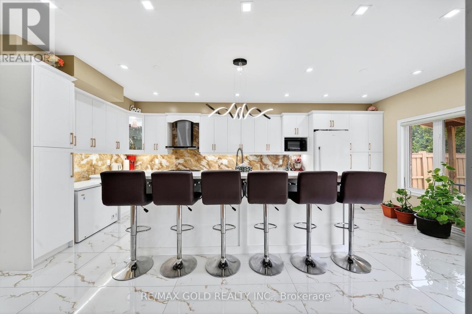 161 Shephard Avenue, New Tecumseth, Ontario  L9R 0J9 - Photo 16 - N12978642