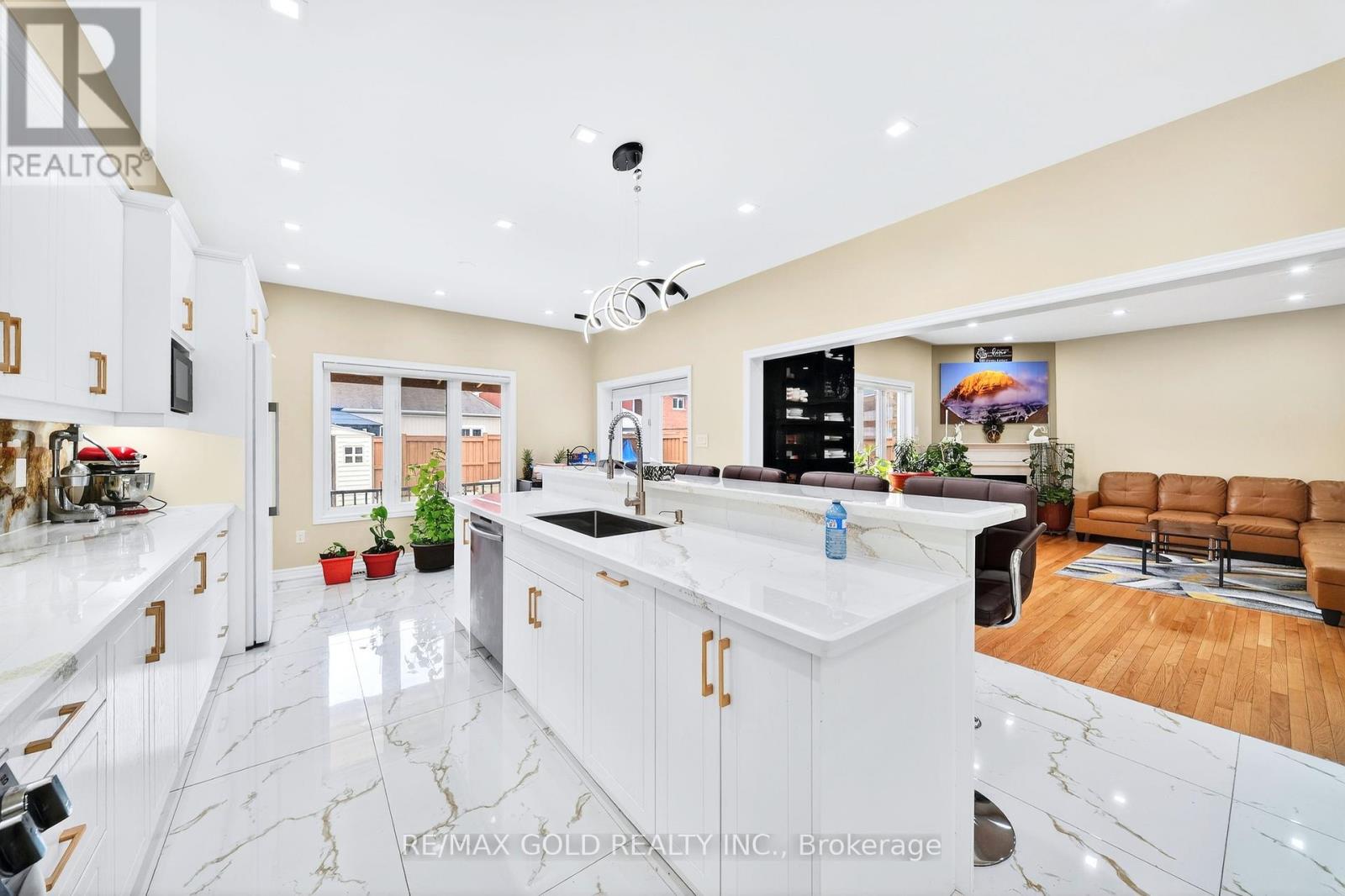 161 Shephard Avenue, New Tecumseth, Ontario  L9R 0J9 - Photo 17 - N12978642