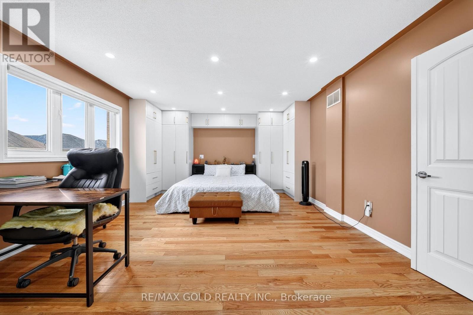 161 Shephard Avenue, New Tecumseth, Ontario  L9R 0J9 - Photo 23 - N12978642