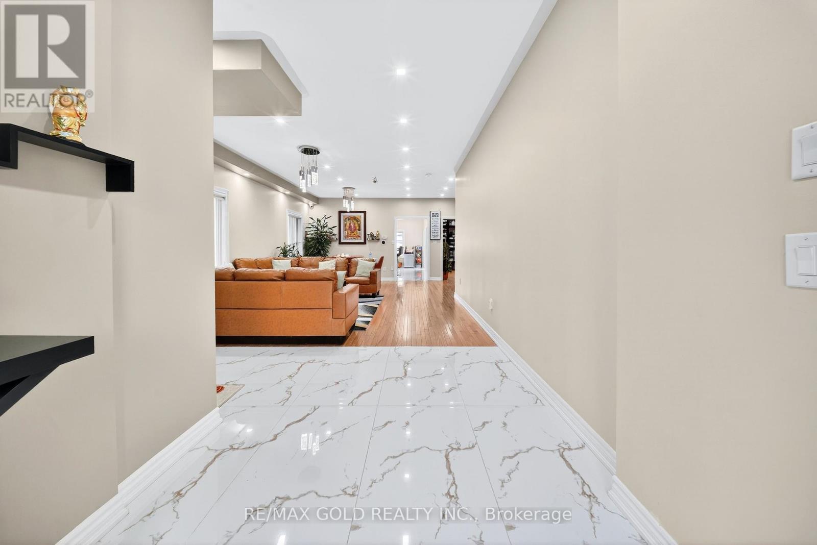 161 Shephard Avenue, New Tecumseth, Ontario  L9R 0J9 - Photo 5 - N12978642