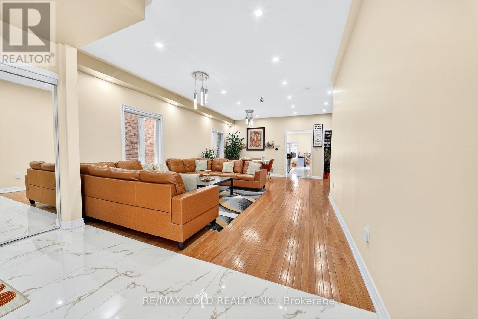 161 Shephard Avenue, New Tecumseth, Ontario  L9R 0J9 - Photo 6 - N12978642