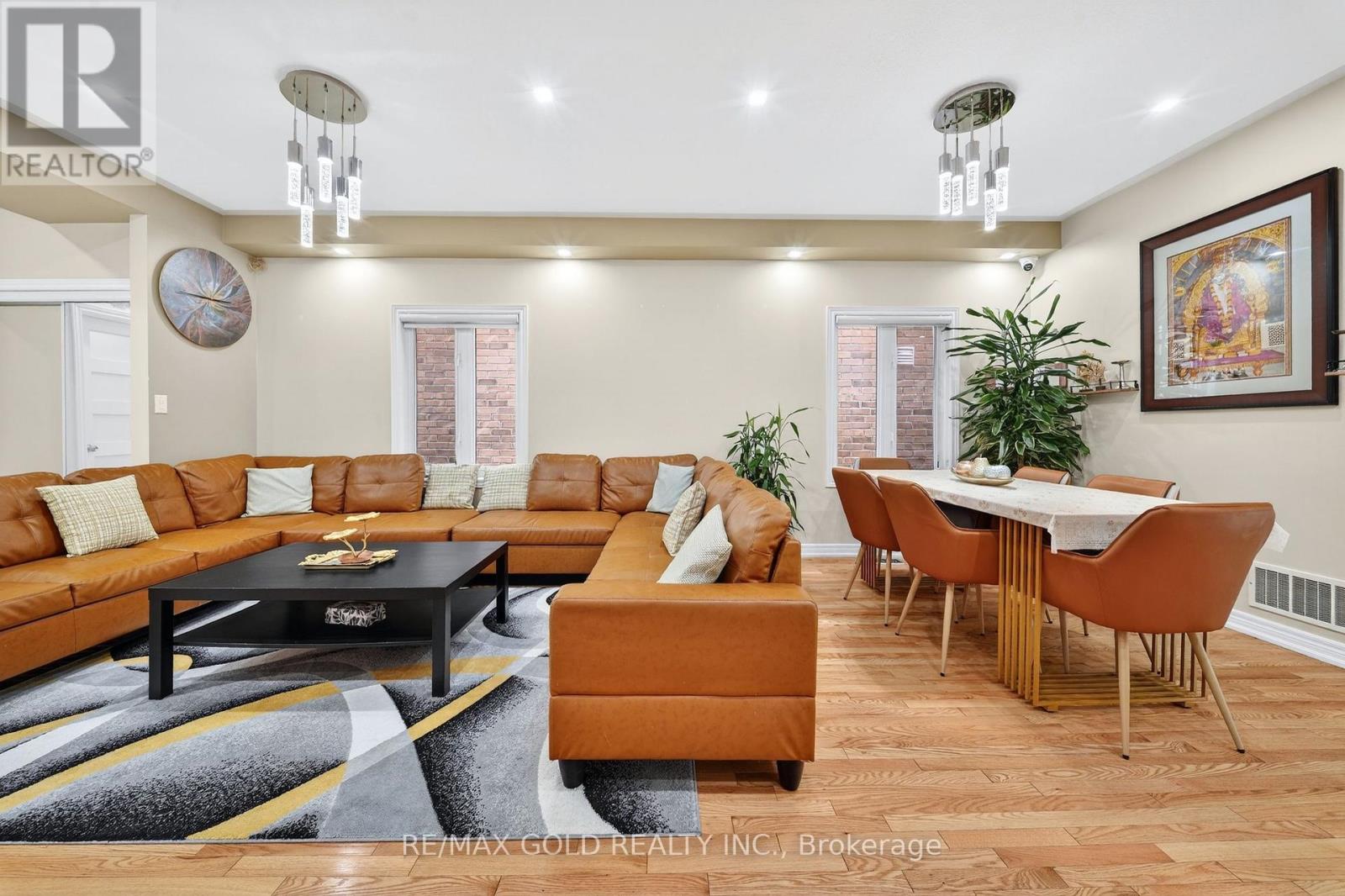 161 Shephard Avenue, New Tecumseth, Ontario  L9R 0J9 - Photo 7 - N12978642