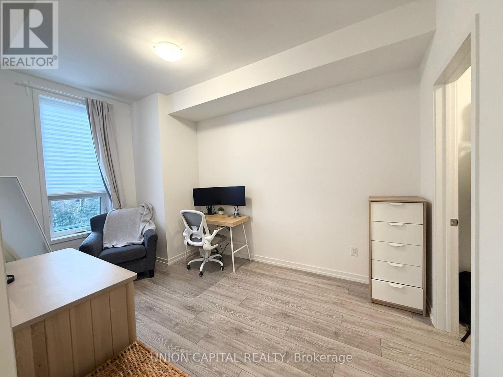 4 - 24 Lytham Green Circle, Newmarket, Ontario  L3Y 0H4 - Photo 12 - N12978712