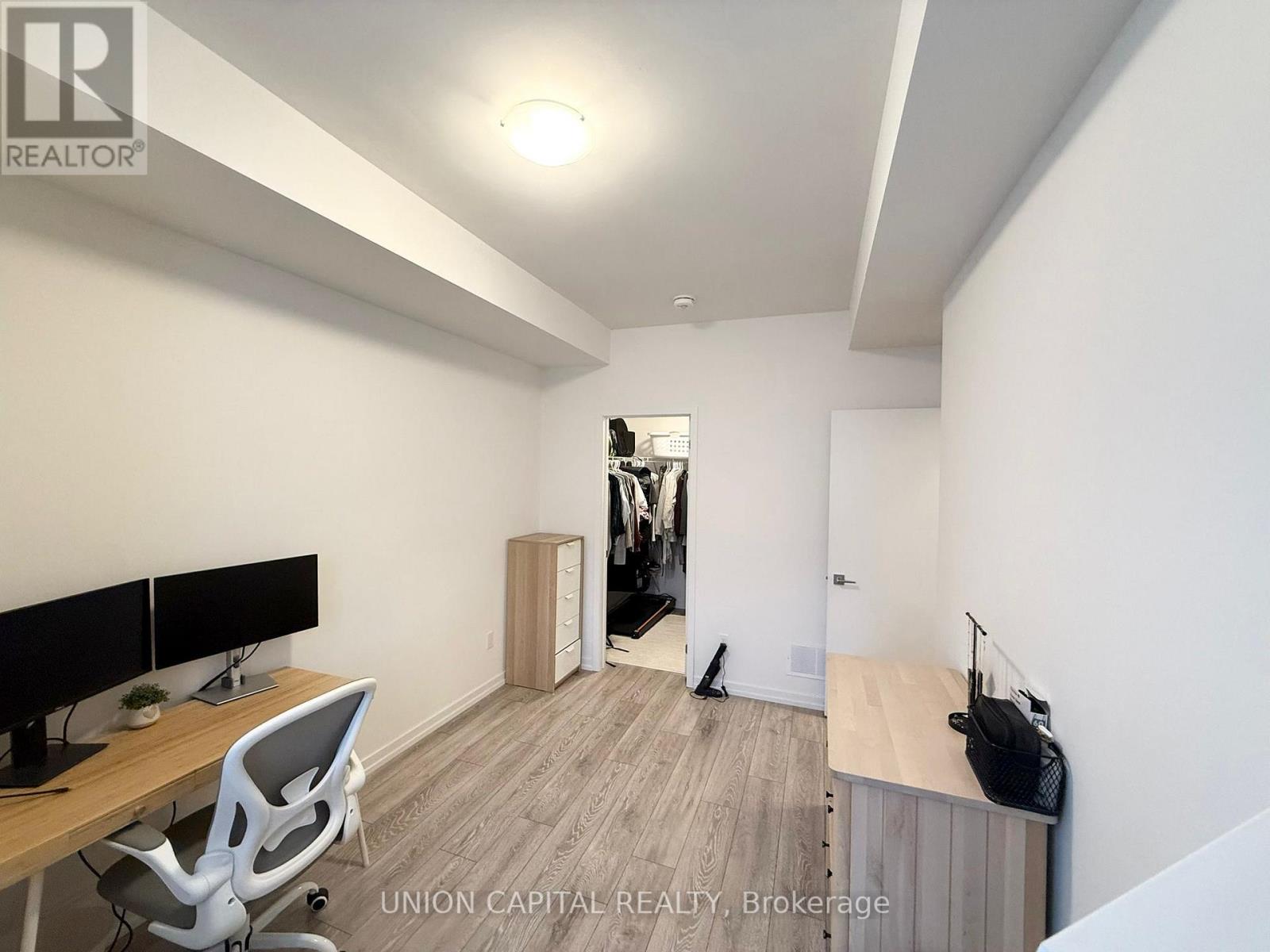 4 - 24 Lytham Green Circle, Newmarket, Ontario  L3Y 0H4 - Photo 13 - N12978712