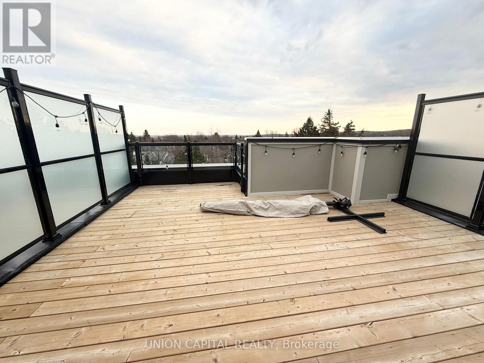 4 - 24 Lytham Green Circle, Newmarket, Ontario  L3Y 0H4 - Photo 18 - N12978712