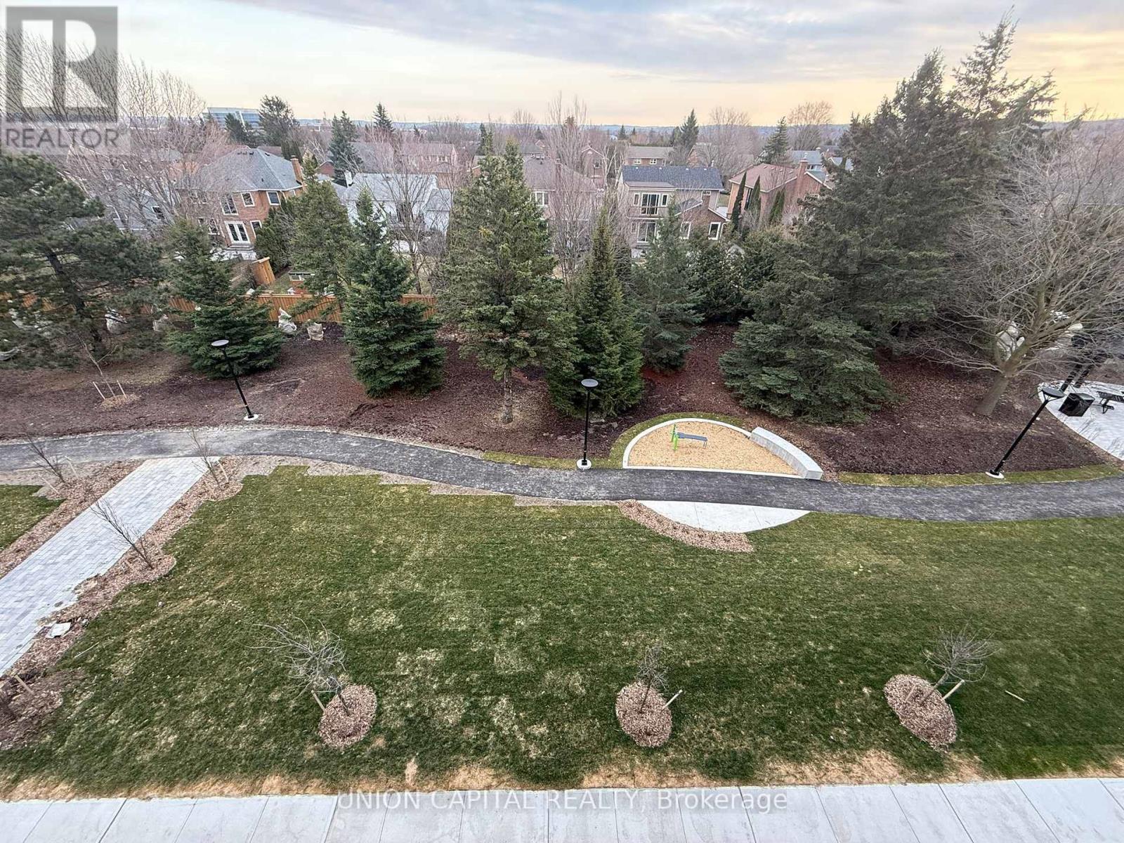 4 - 24 Lytham Green Circle, Newmarket, Ontario  L3Y 0H4 - Photo 21 - N12978712