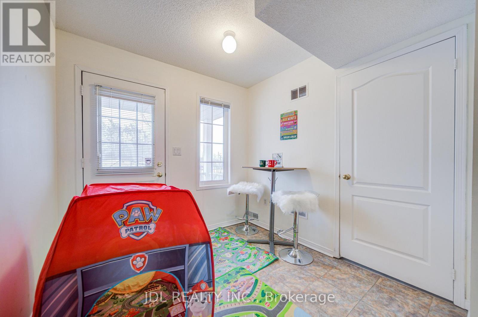 14 - 10 Post Oak Drive, Richmond Hill, Ontario  L4E 4H8 - Photo 9 - N12978722