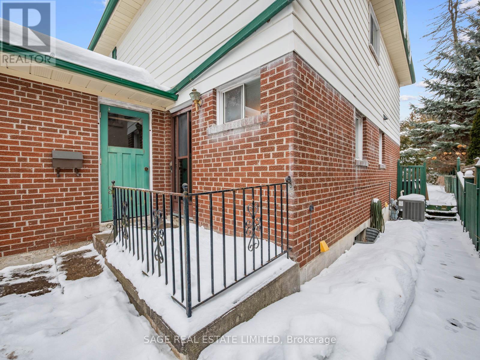 2 Johnson Street, Markham, Ontario  L3T 2N7 - Photo 4 - N12978752