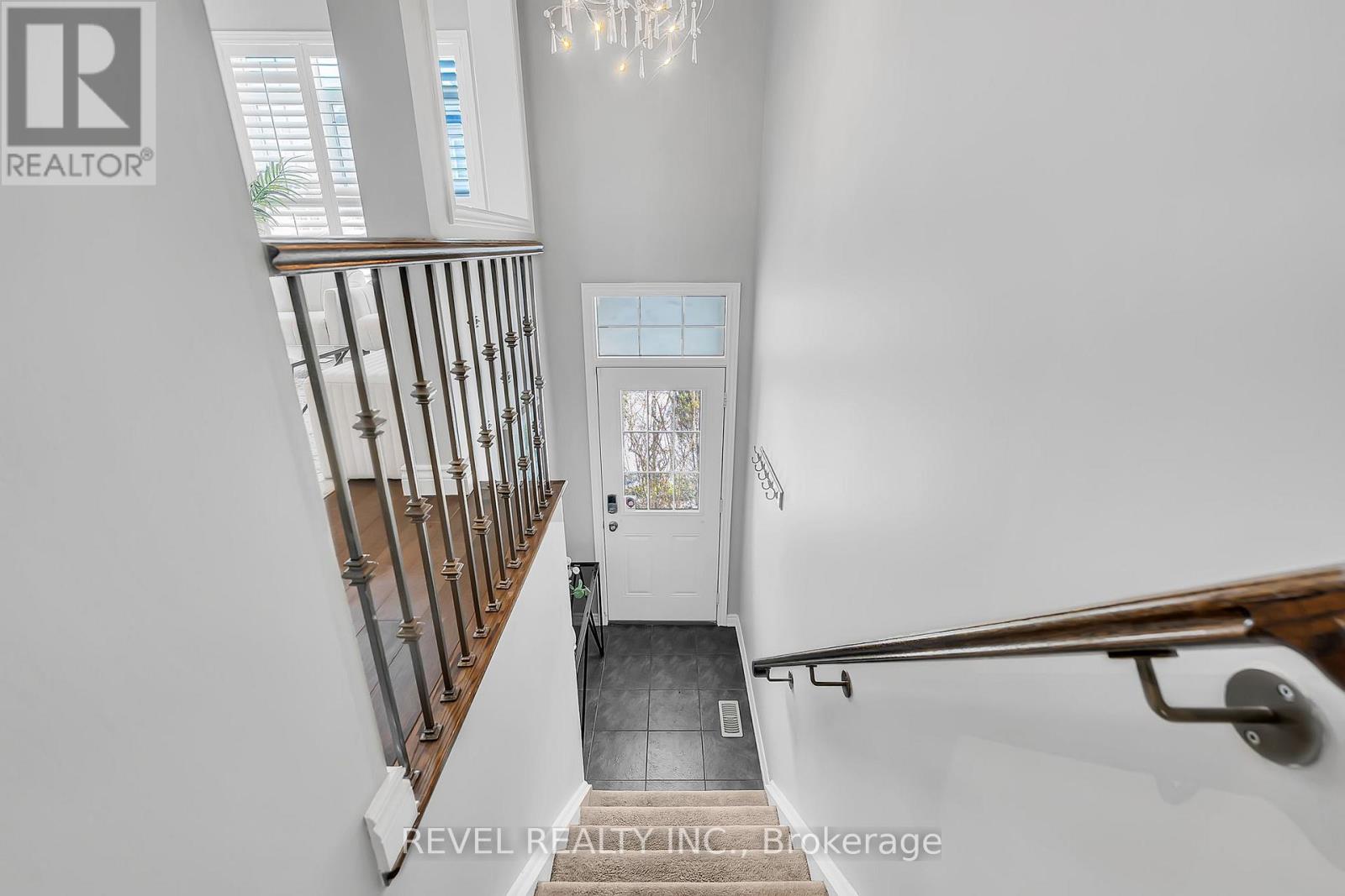 39 Martinworth Lane, Ajax, Ontario  L1Z 0L1 - Photo 5 - E12976578