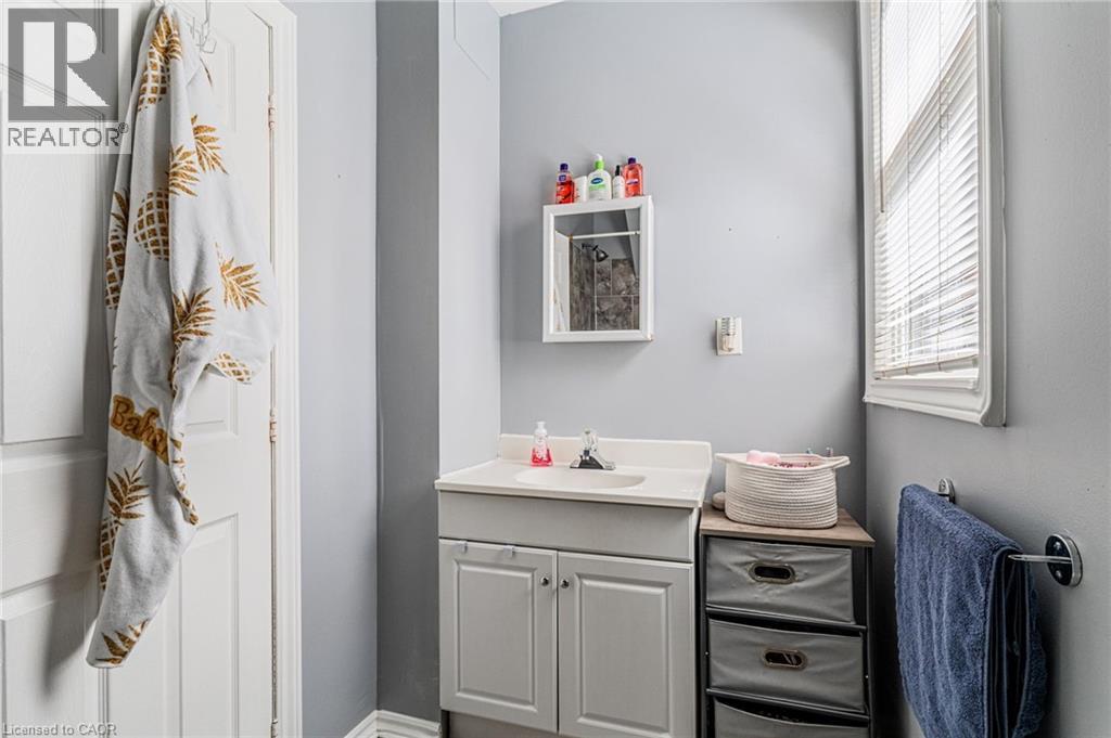 174 Rosslyn Avenue N, Hamilton, Ontario  L8L 7P7 - Photo 13 - 40817696