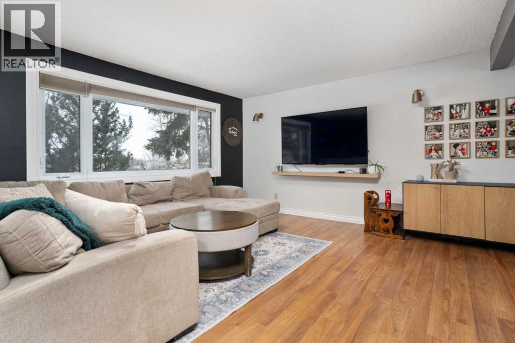 5419 51 Street, Camrose, Alberta  T4V 3C5 - Photo 4 - A2291670