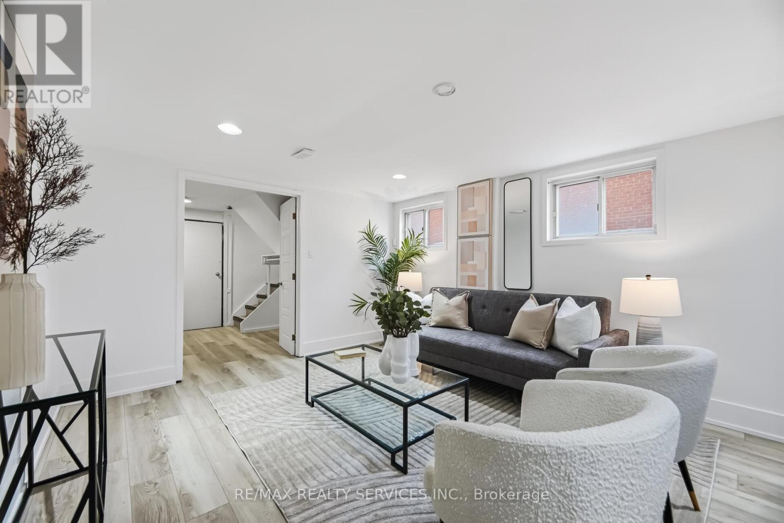 6 Bonnyview Drive, Toronto, Ontario  M8Y 3G6 - Photo 30 - W12978422