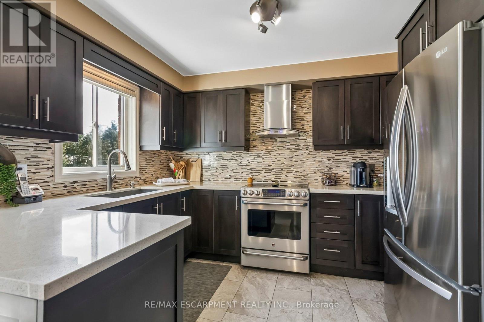 63 Wendell Avenue, Toronto, Ontario  M9N 3K8 - Photo 11 - W12978430