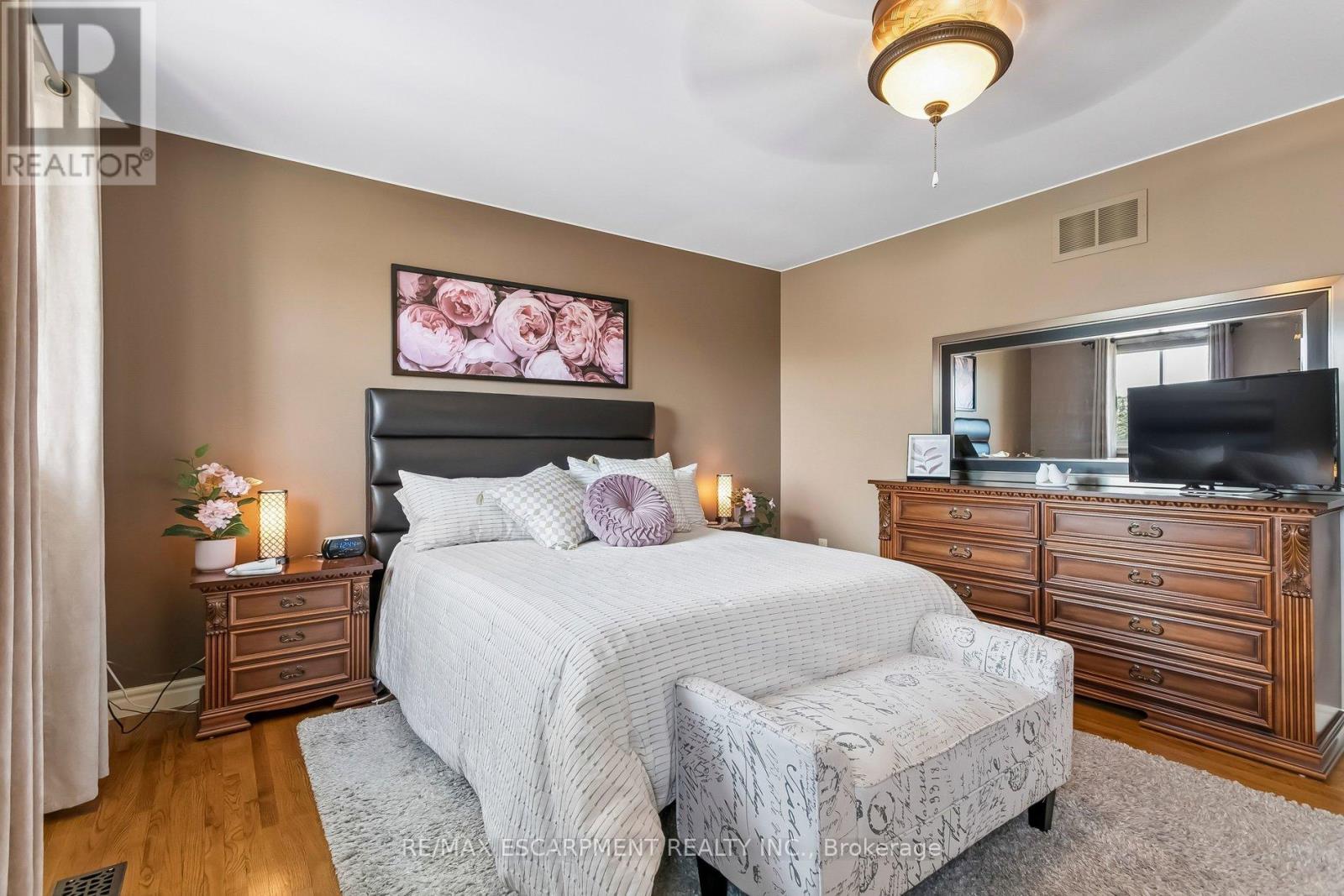 63 Wendell Avenue, Toronto, Ontario  M9N 3K8 - Photo 22 - W12978430