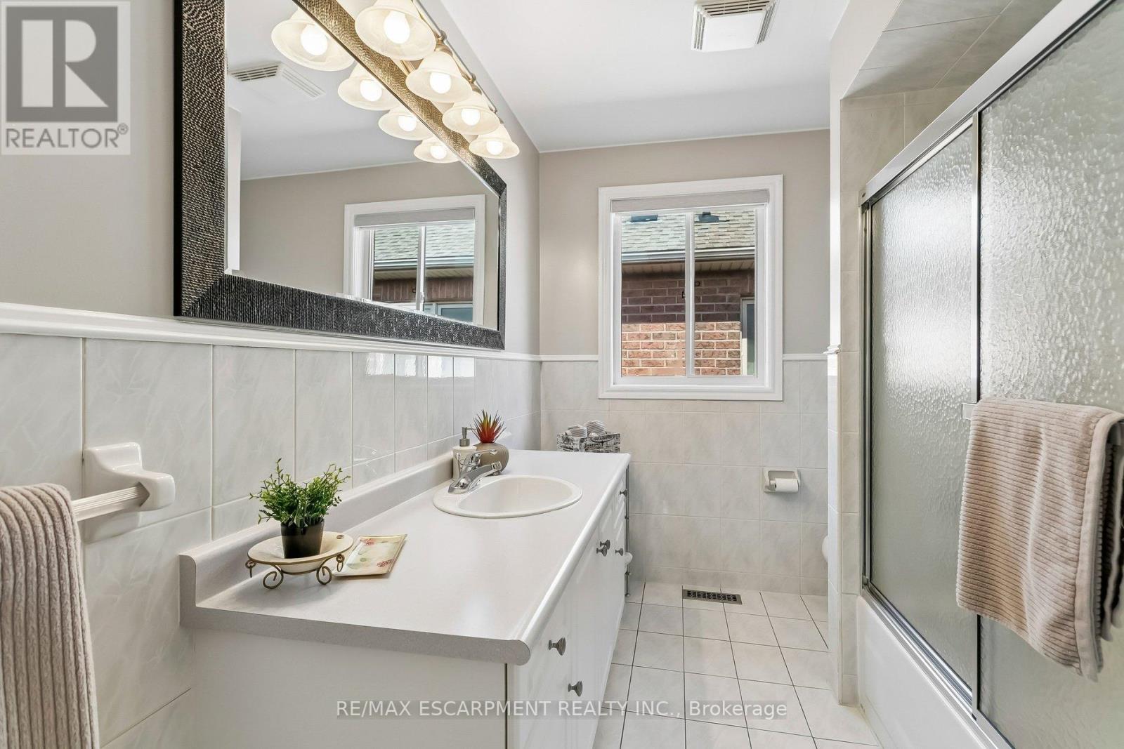 63 Wendell Avenue, Toronto, Ontario  M9N 3K8 - Photo 36 - W12978430