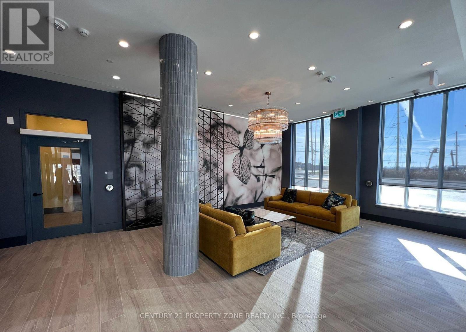 101 - 10 Lagerfield Drive, Brampton, Ontario  L7A 5L3 - Photo 2 - W12978436