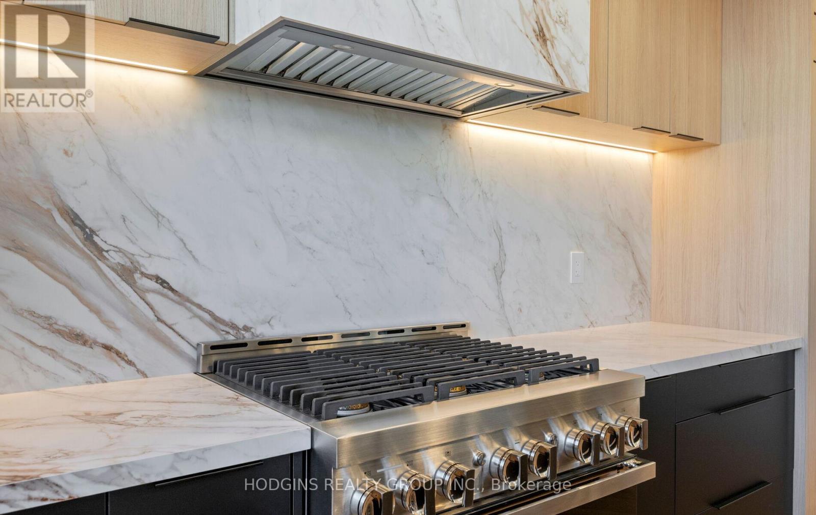 855 Tenth Street, Mississauga, Ontario  L5E 1S7 - Photo 13 - W12978442