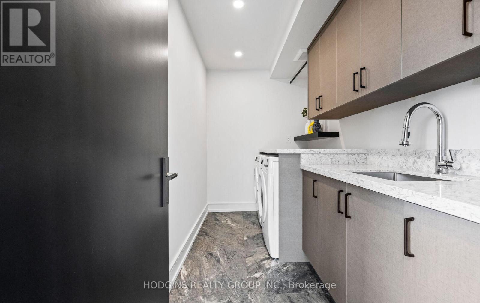 855 Tenth Street, Mississauga, Ontario  L5E 1S7 - Photo 21 - W12978442