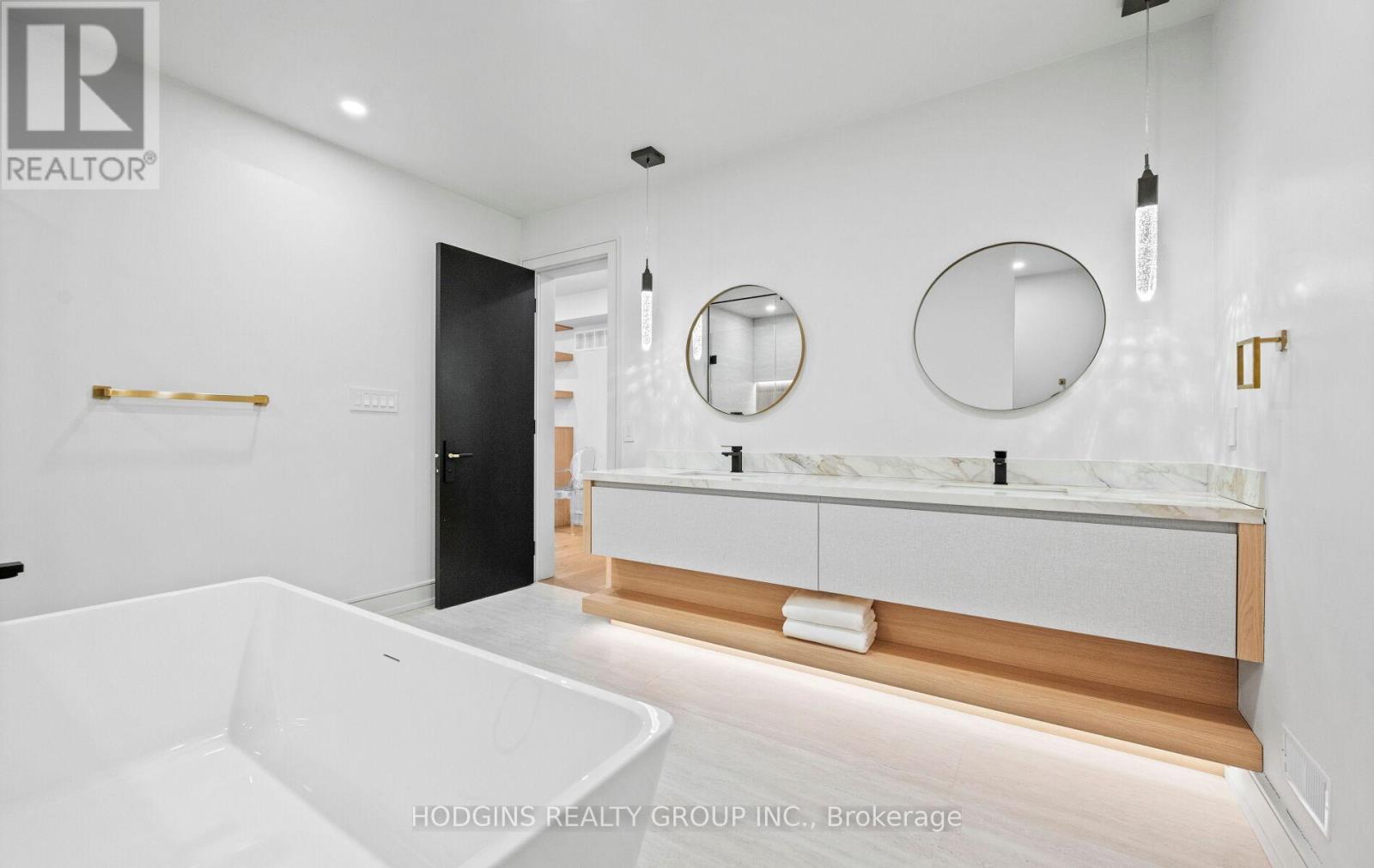 855 Tenth Street, Mississauga, Ontario  L5E 1S7 - Photo 31 - W12978442