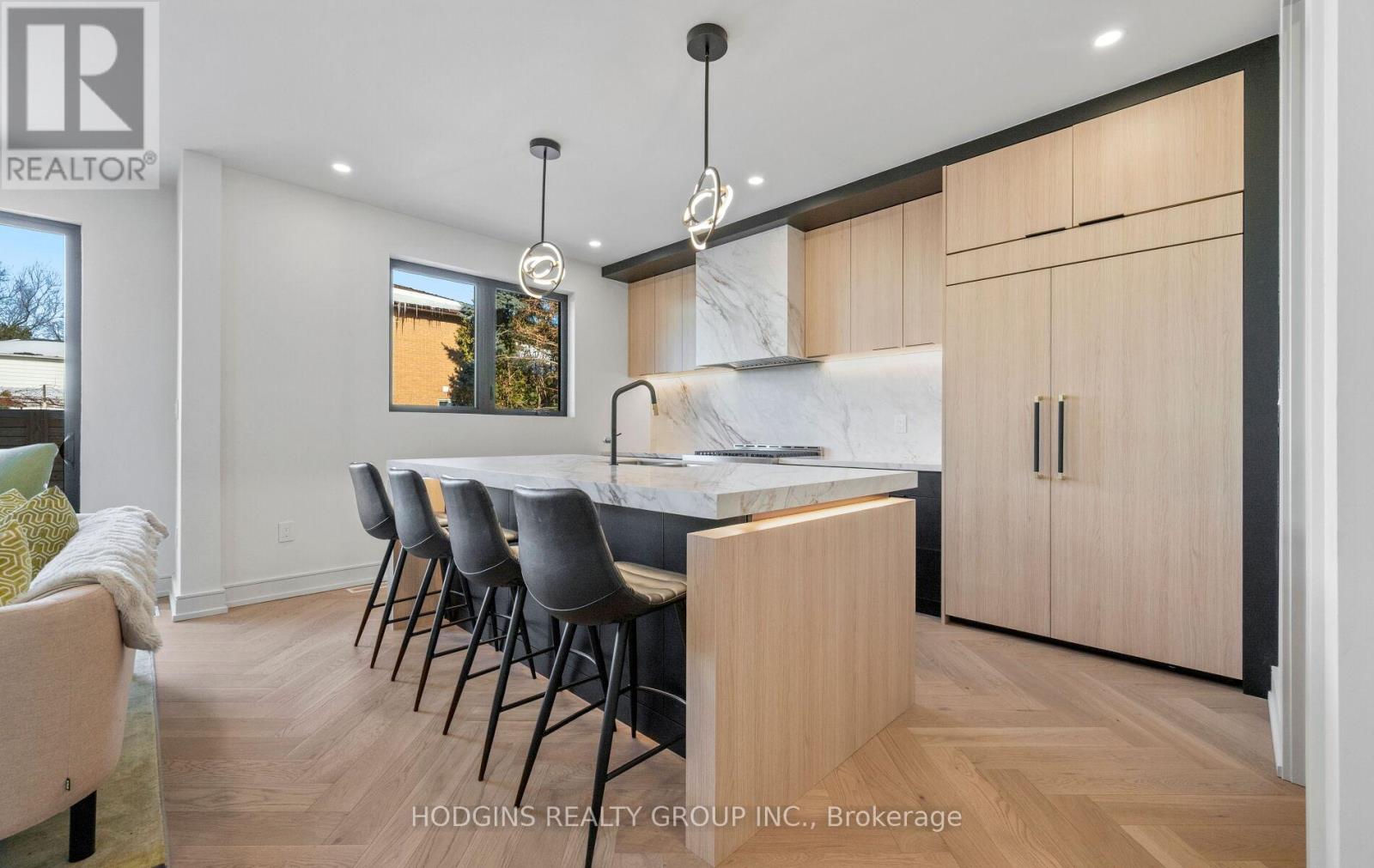 855 Tenth Street, Mississauga, Ontario  L5E 1S7 - Photo 9 - W12978442