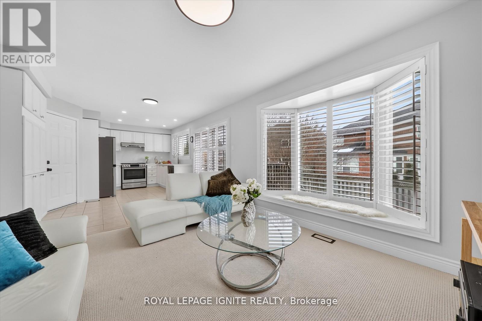 1332 Sagewood Crescent, Oakville, Ontario  L6M 4A4 - Photo 17 - W12978444