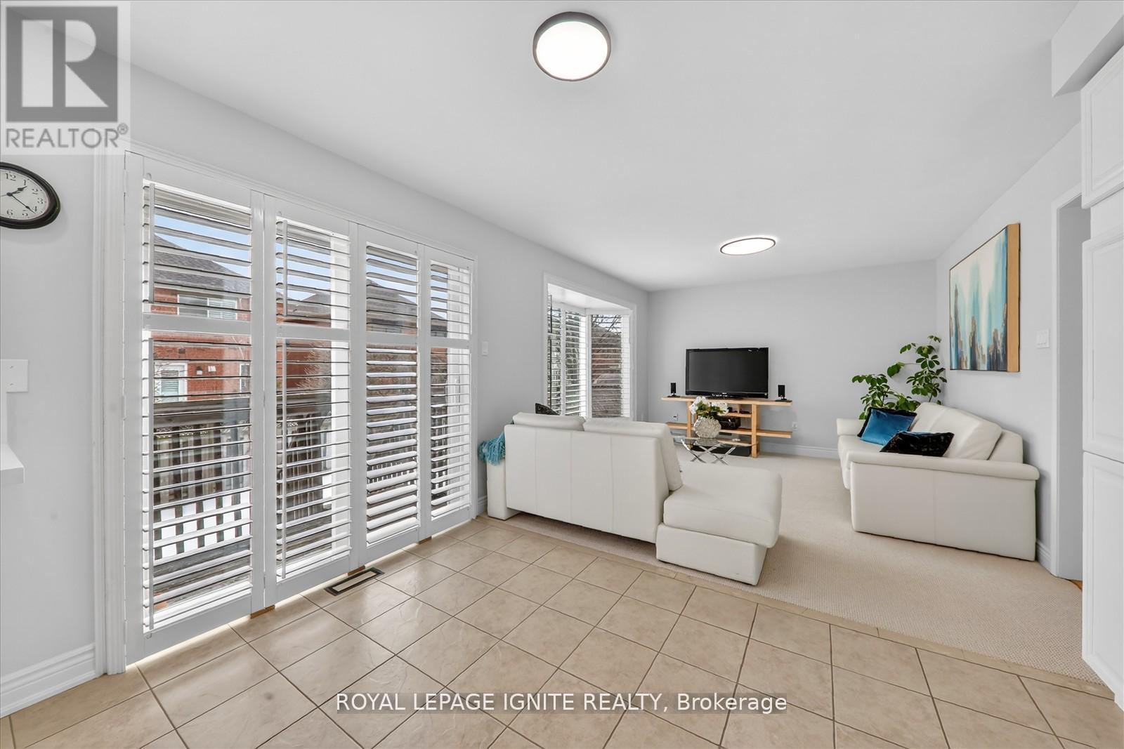 1332 Sagewood Crescent, Oakville, Ontario  L6M 4A4 - Photo 23 - W12978444