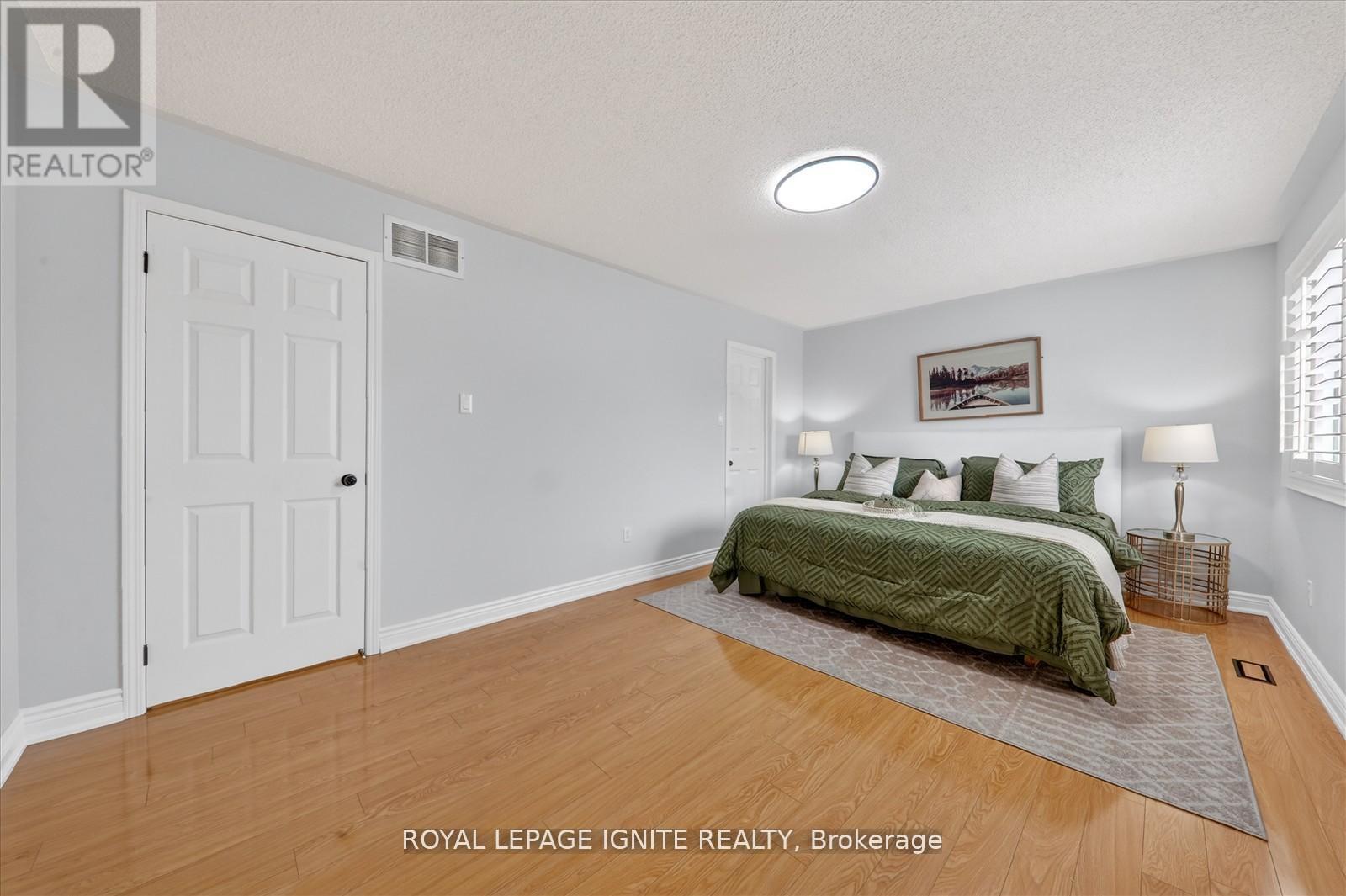 1332 Sagewood Crescent, Oakville, Ontario  L6M 4A4 - Photo 32 - W12978444