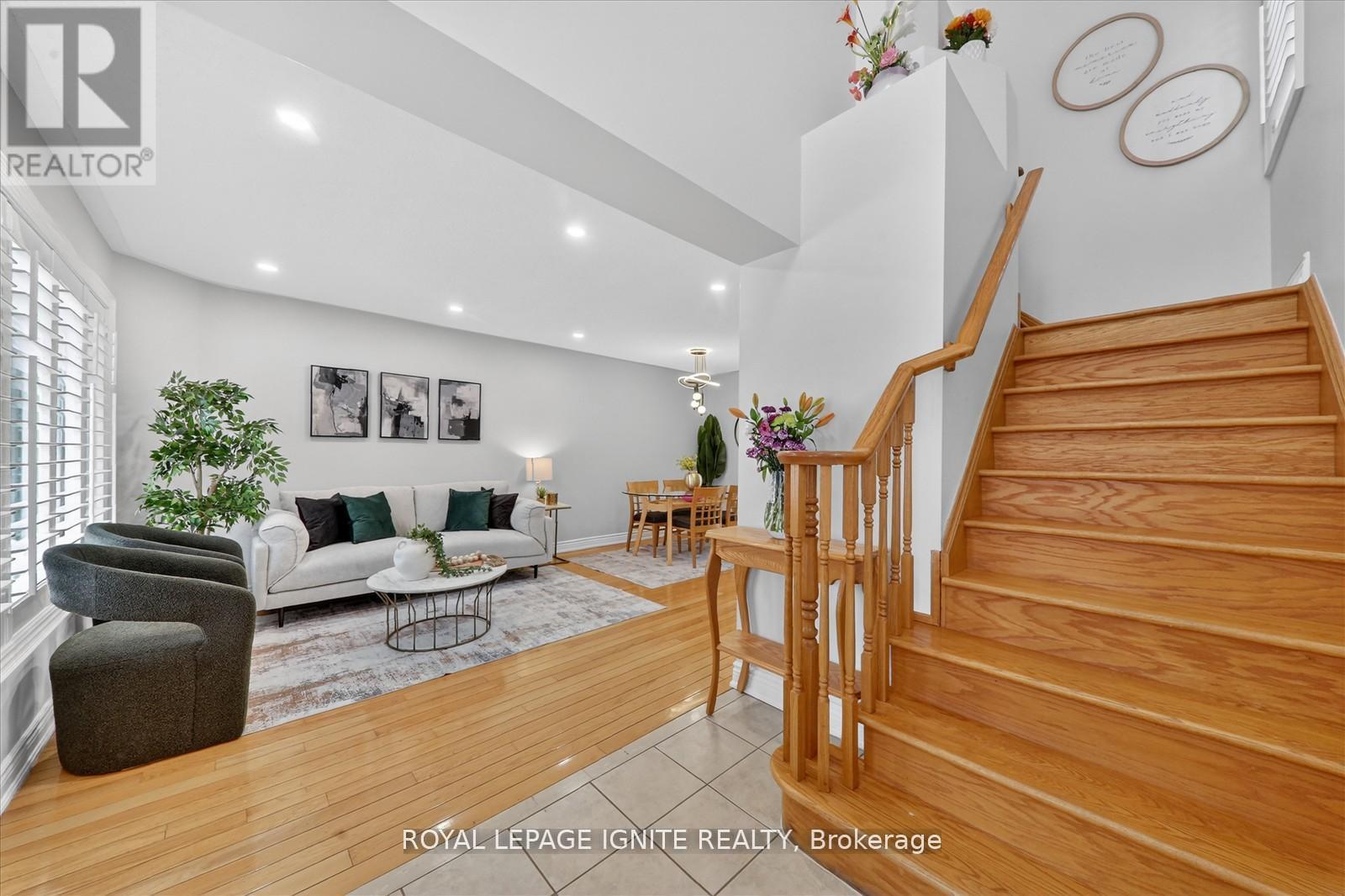 1332 Sagewood Crescent, Oakville, Ontario  L6M 4A4 - Photo 9 - W12978444