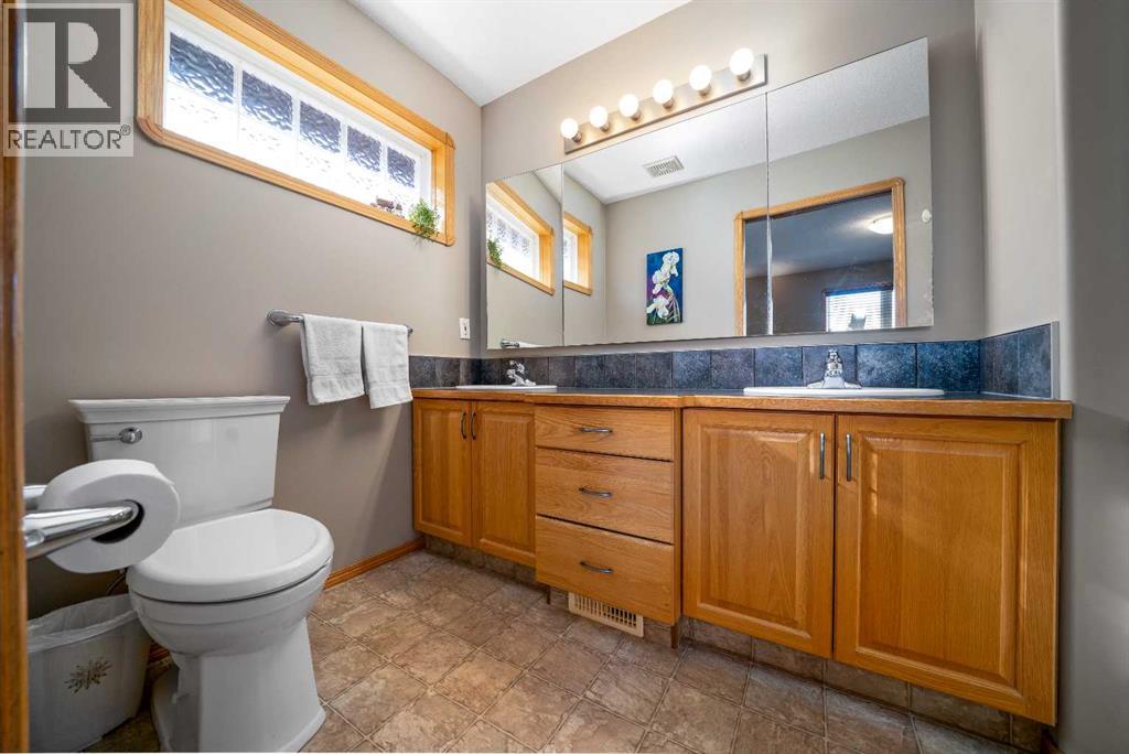 158 Sunrise Road Sw, Medicine Hat, Alberta  T1B 4S1 - Photo 16 - A2296134