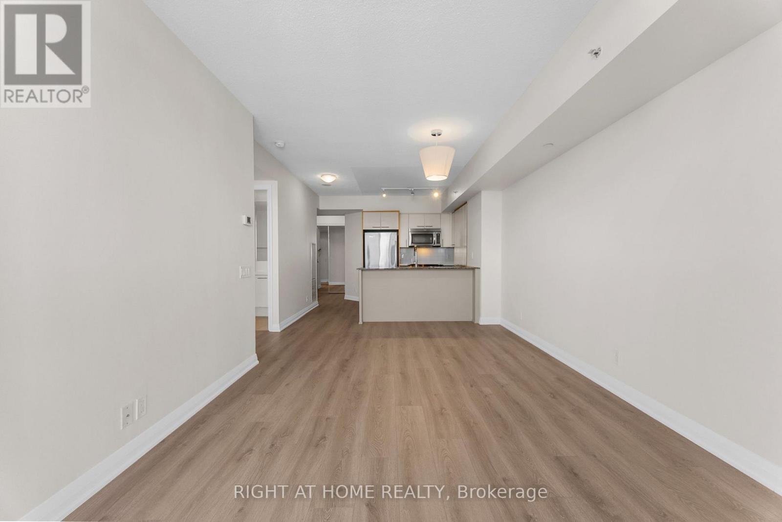 2801 - 5 Valhalla Inn Road, Toronto, Ontario  M9B 0B1 - Photo 12 - W12978462