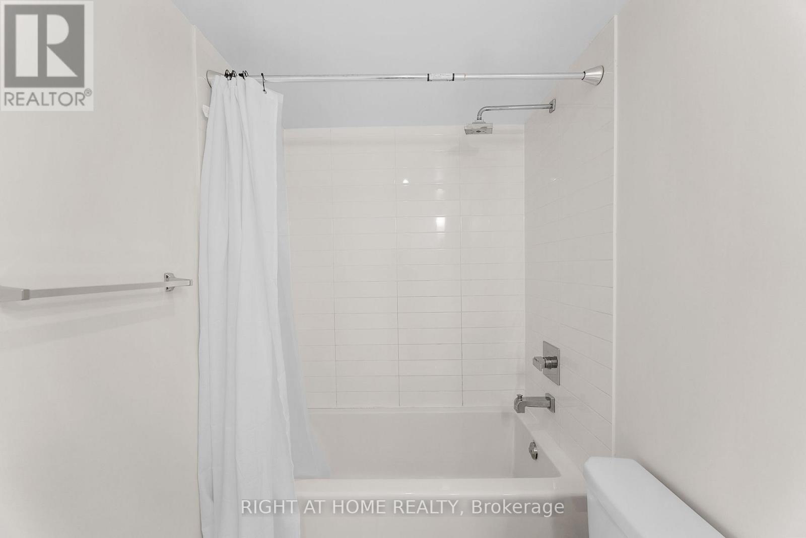 2801 - 5 Valhalla Inn Road, Toronto, Ontario  M9B 0B1 - Photo 23 - W12978462