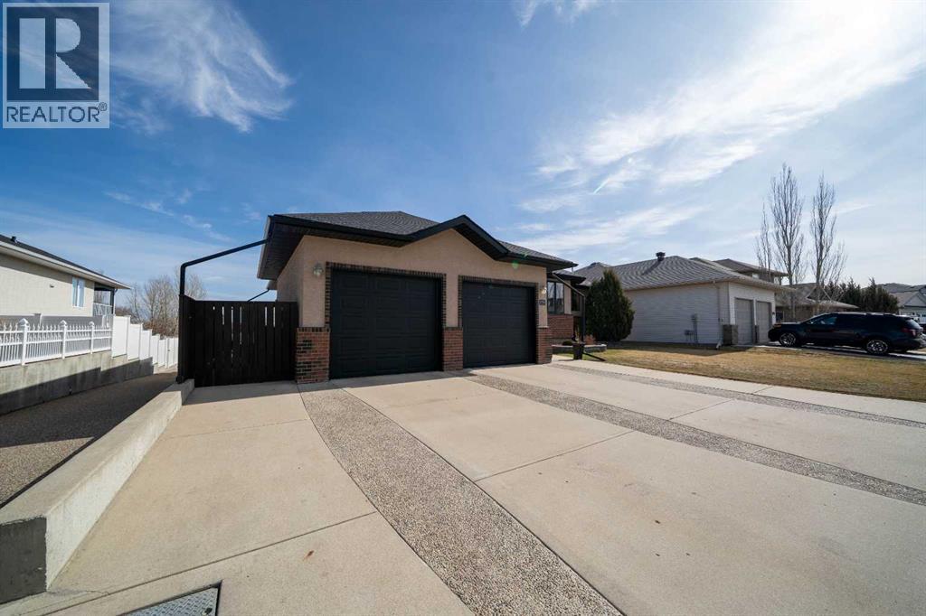 158 Sunrise Road Sw, Medicine Hat, Alberta  T1B 4S1 - Photo 2 - A2296134