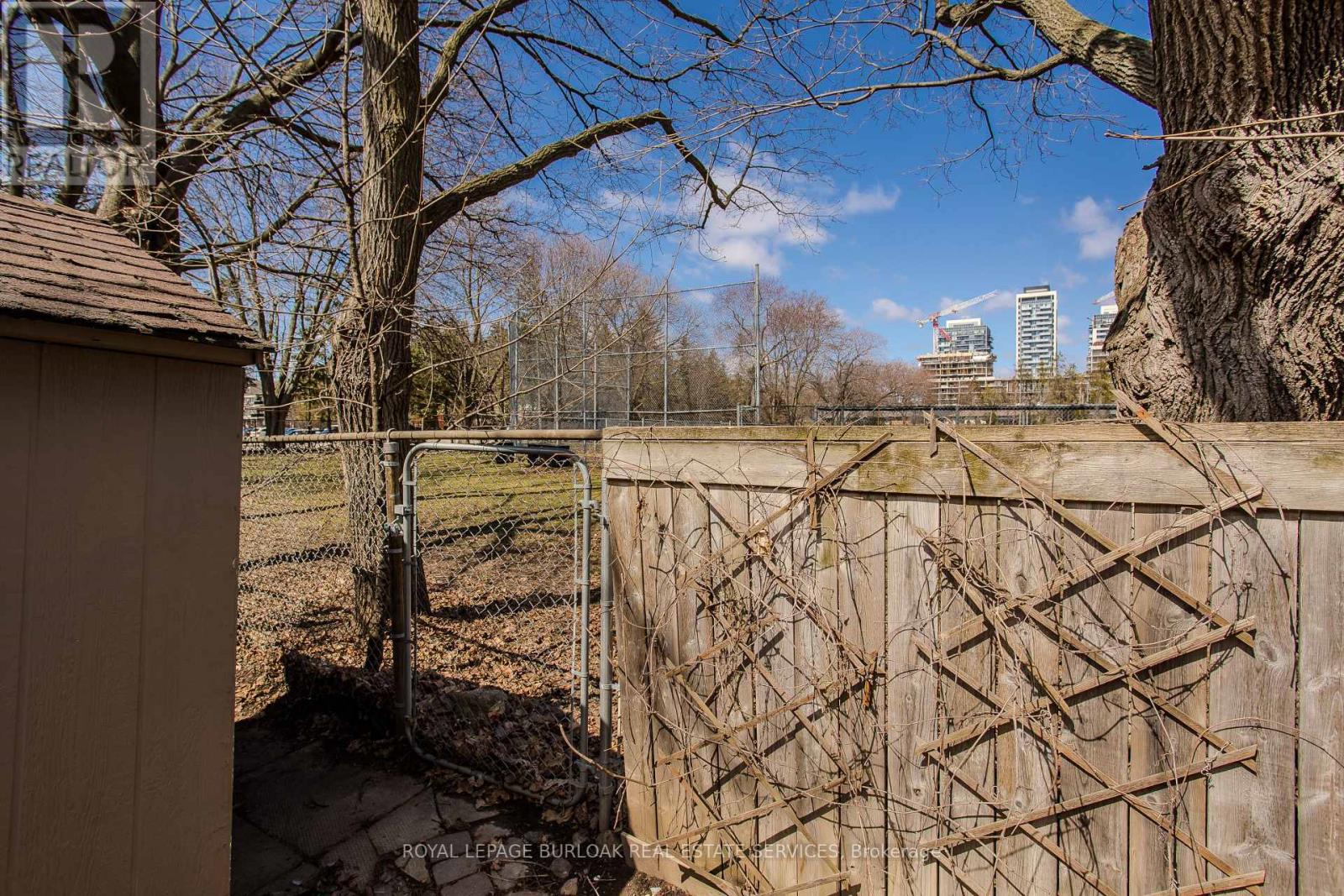 2121 Prospect Street, Burlington, Ontario  L7R 1Z2 - Photo 28 - W12978510