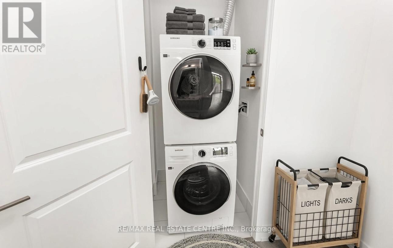 301 - 202 Burnhamthorpe Road E, Mississauga, Ontario  L5A 0B2 - Photo 14 - W12978556