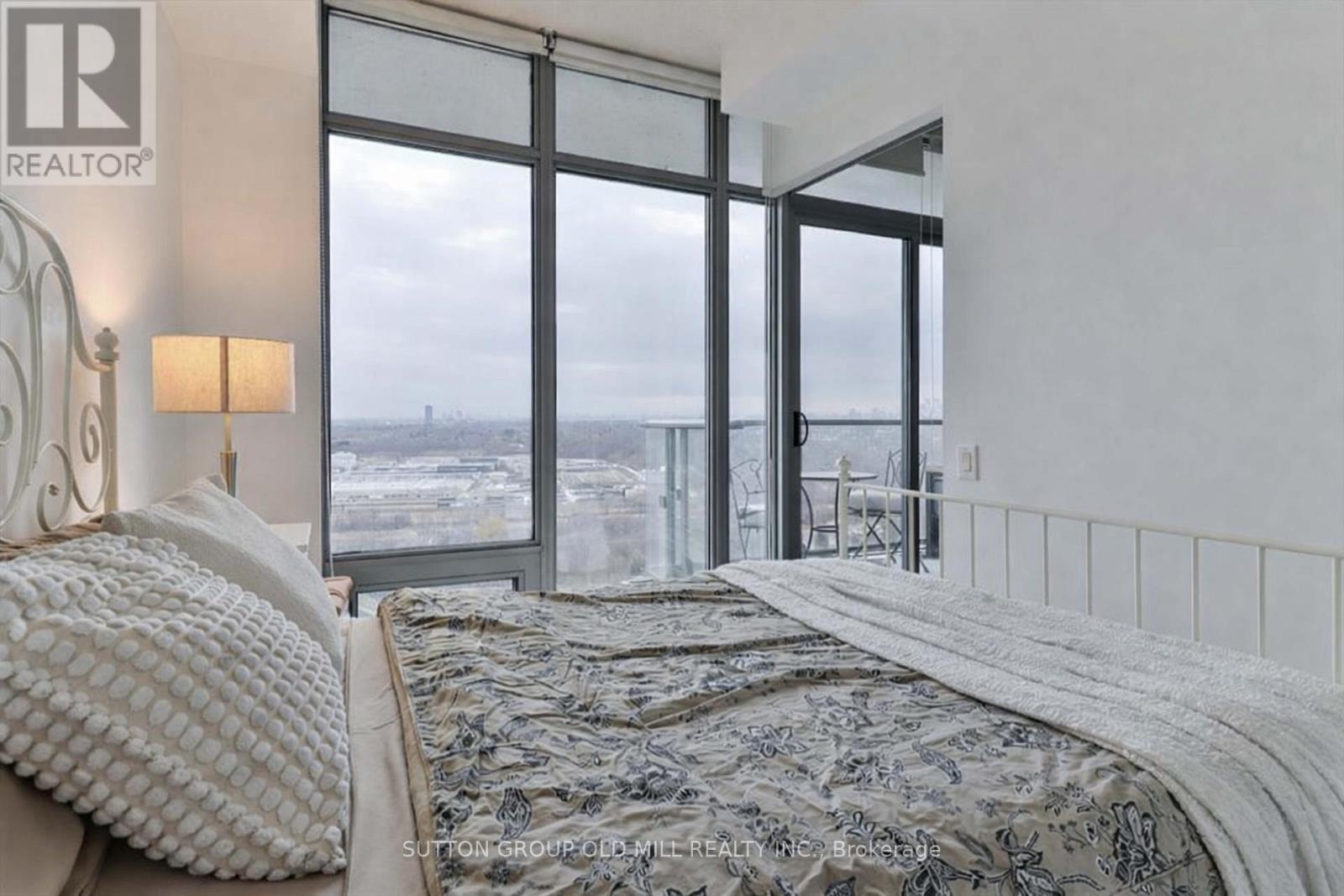 2109 - 105 THE QUEENSWAY, Toronto, Ontario