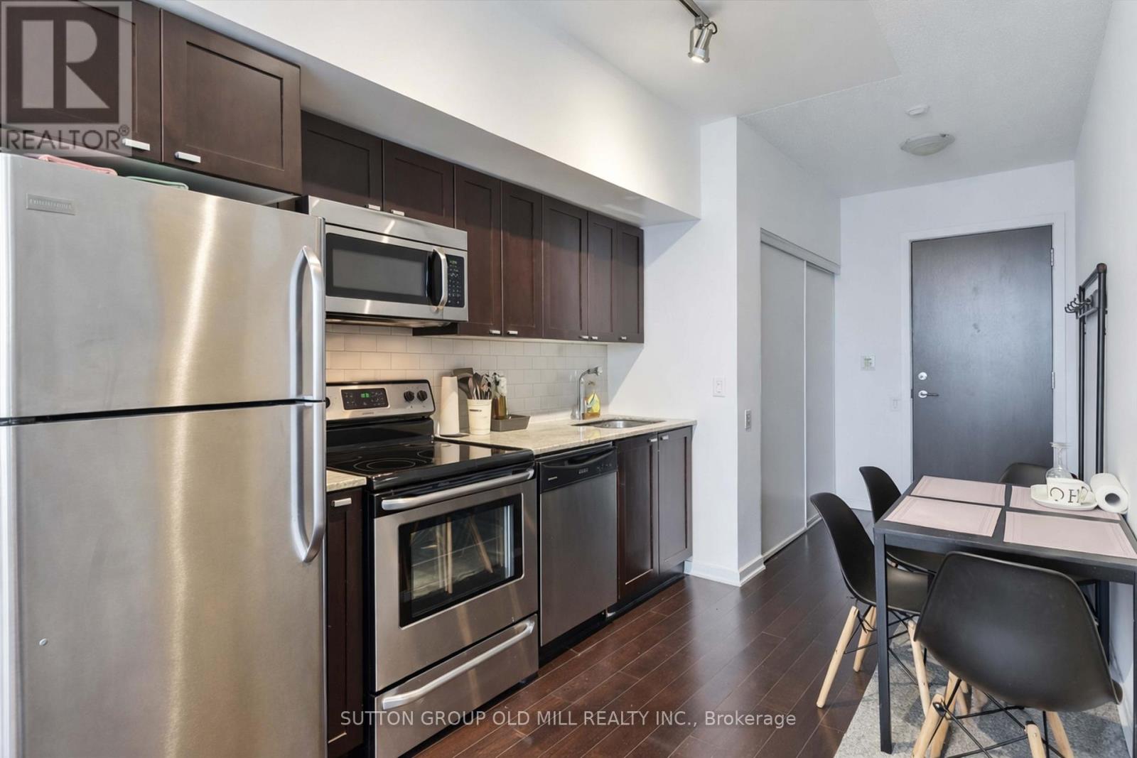 2109 - 105 The Queensway, Toronto, Ontario  M6S 5B5 - Photo 11 - W12978628