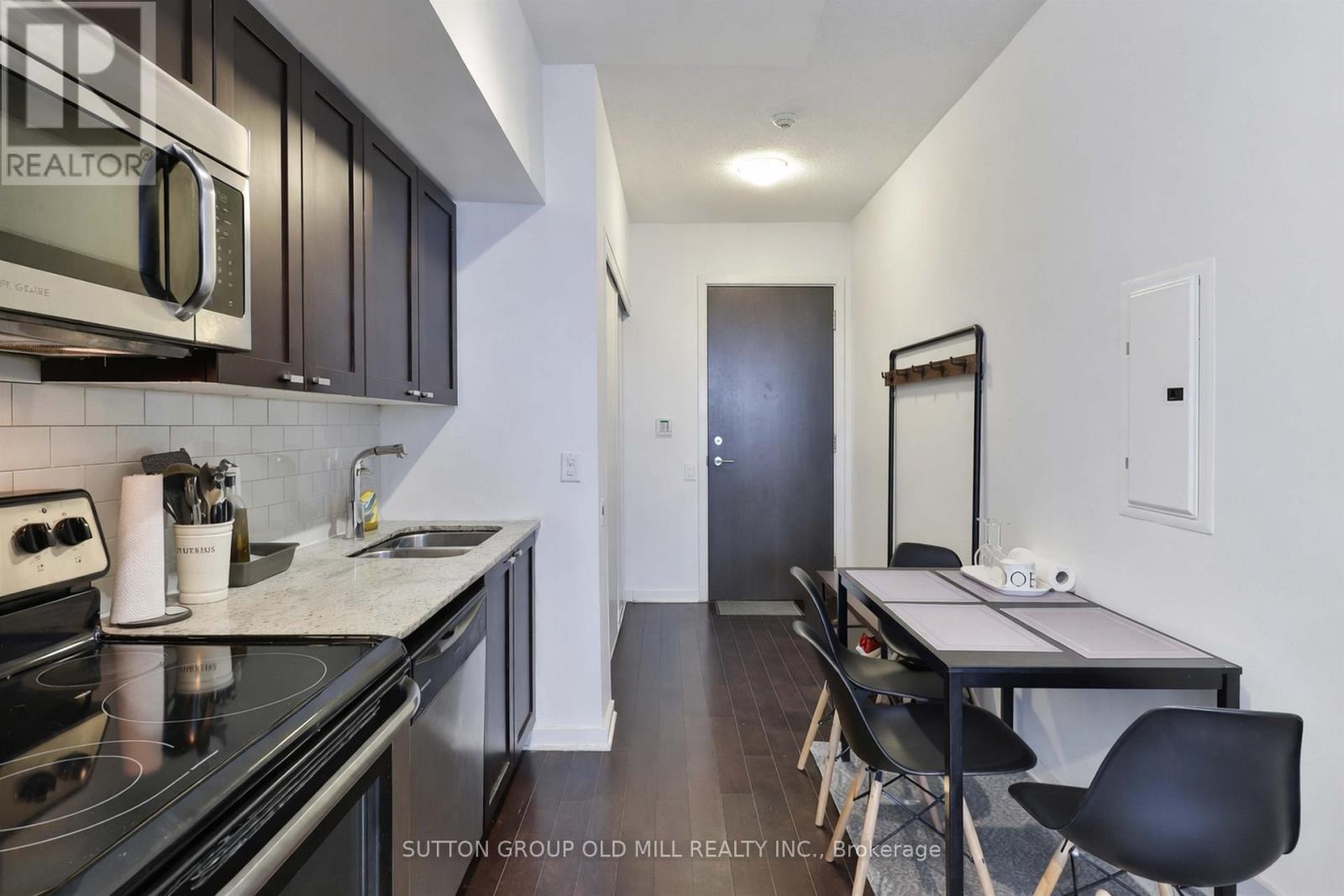 2109 - 105 The Queensway, Toronto, Ontario  M6S 5B5 - Photo 12 - W12978628