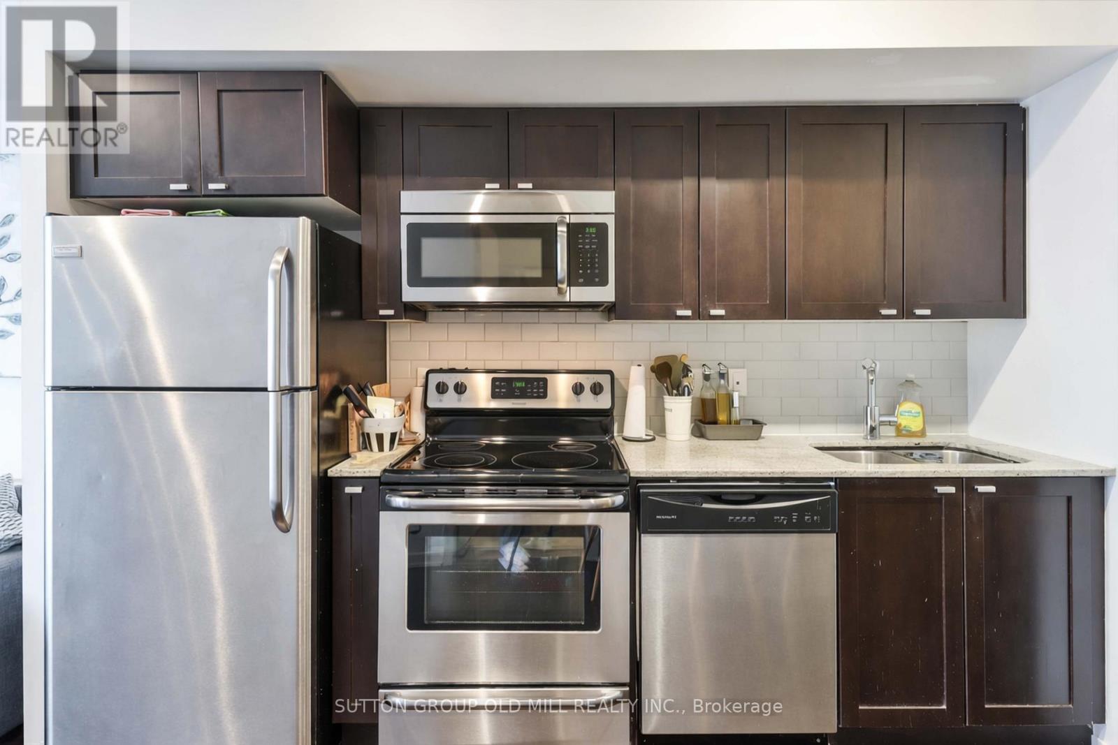 2109 - 105 The Queensway, Toronto, Ontario  M6S 5B5 - Photo 17 - W12978628