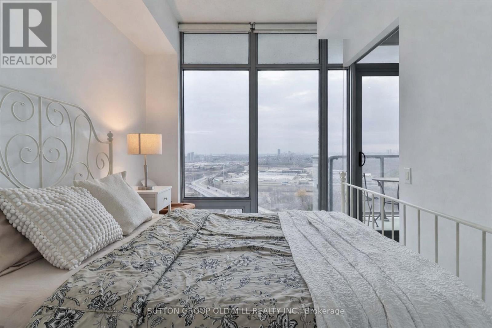 2109 - 105 The Queensway, Toronto, Ontario  M6S 5B5 - Photo 3 - W12978628