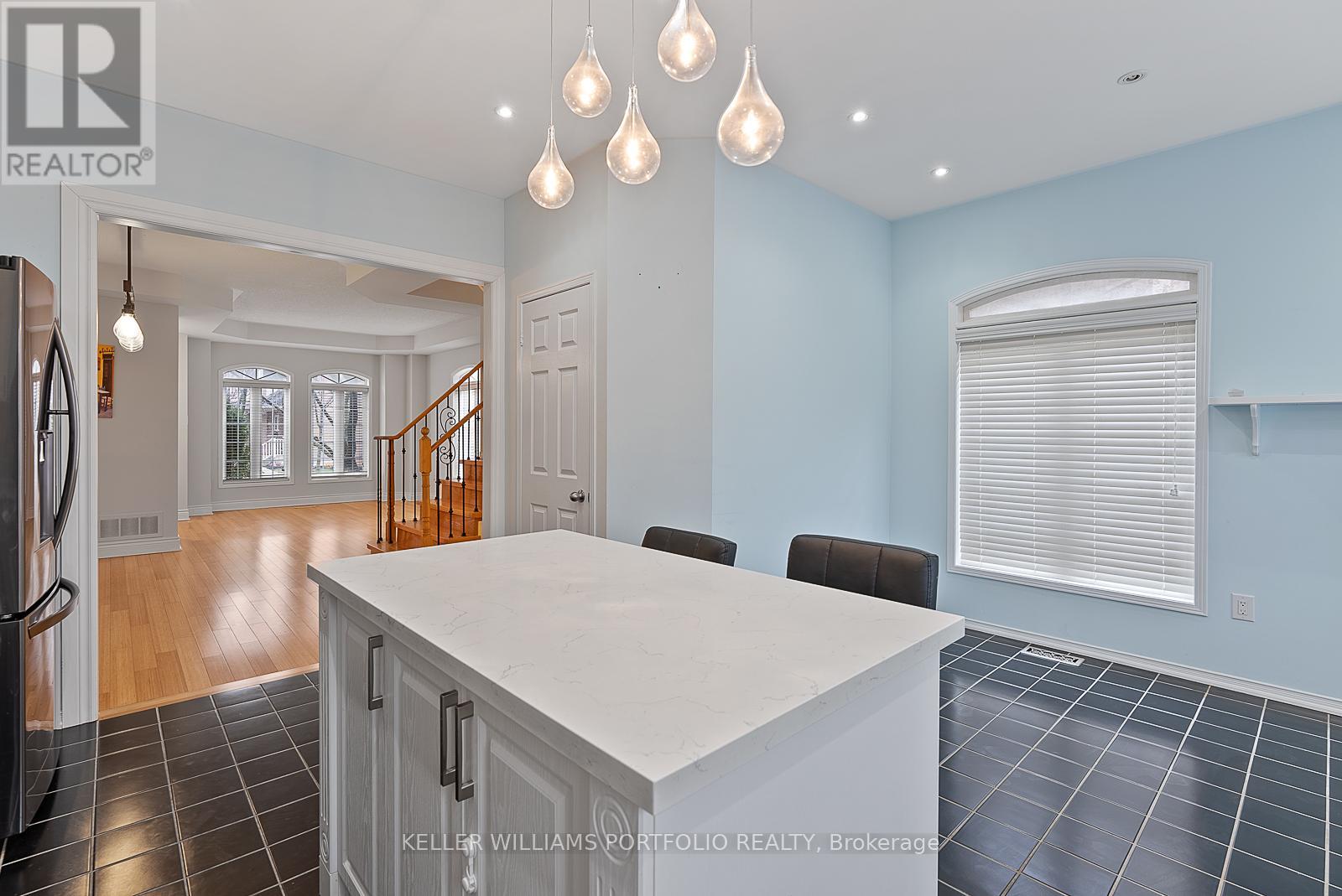 118 Gatwick Drive, Oakville, Ontario  L6H 6V3 - Photo 13 - W12978650