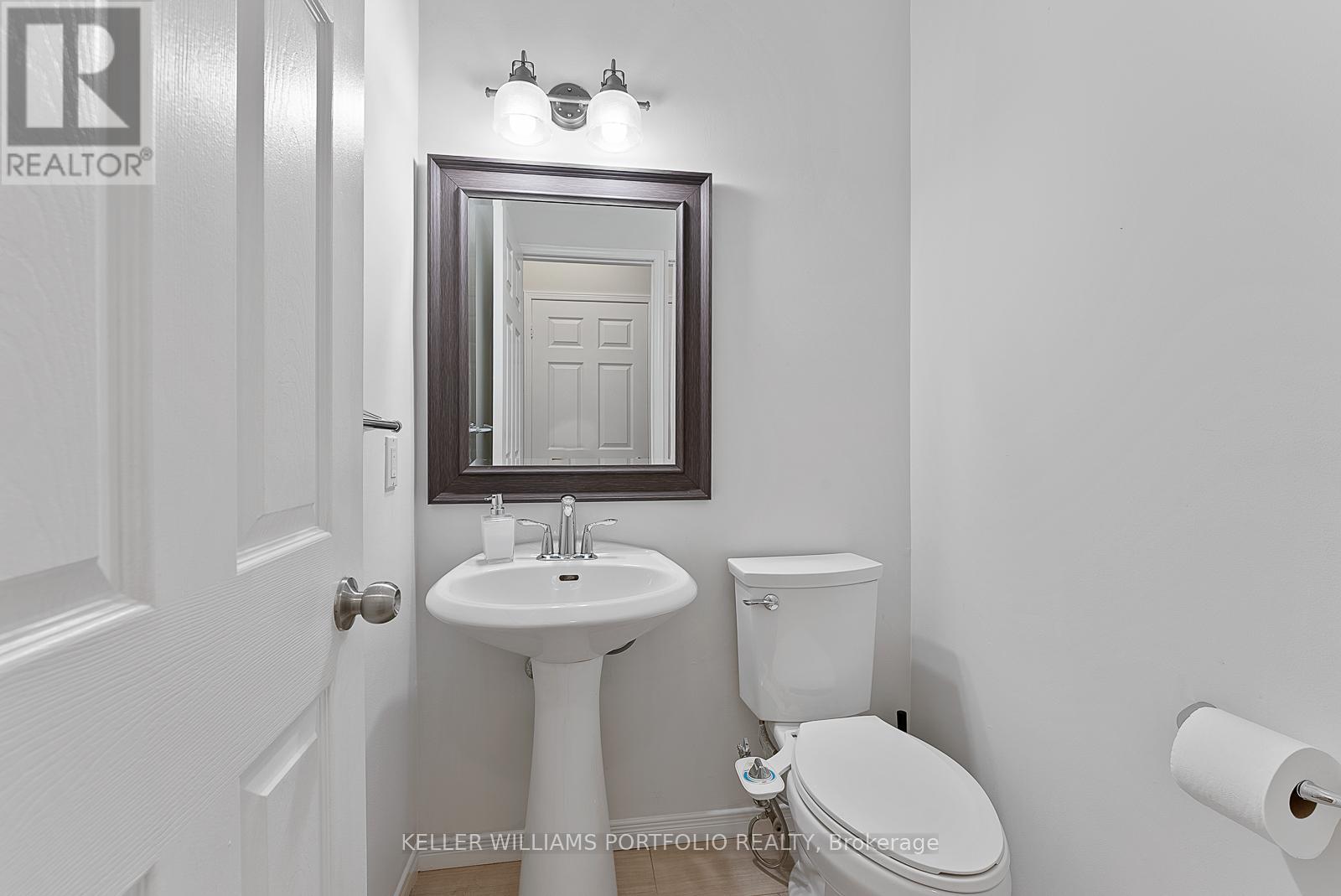 118 Gatwick Drive, Oakville, Ontario  L6H 6V3 - Photo 18 - W12978650