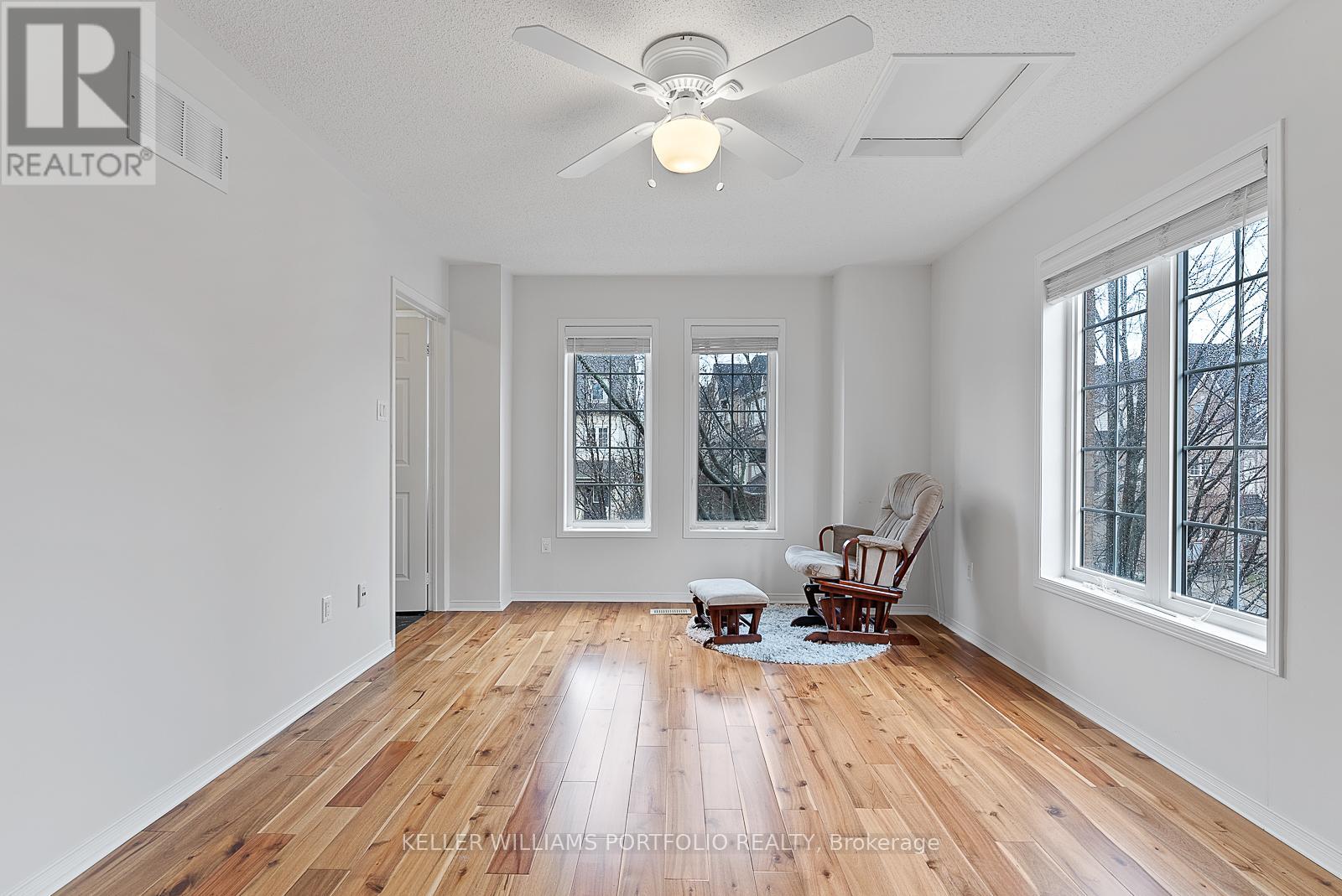 118 Gatwick Drive, Oakville, Ontario  L6H 6V3 - Photo 22 - W12978650