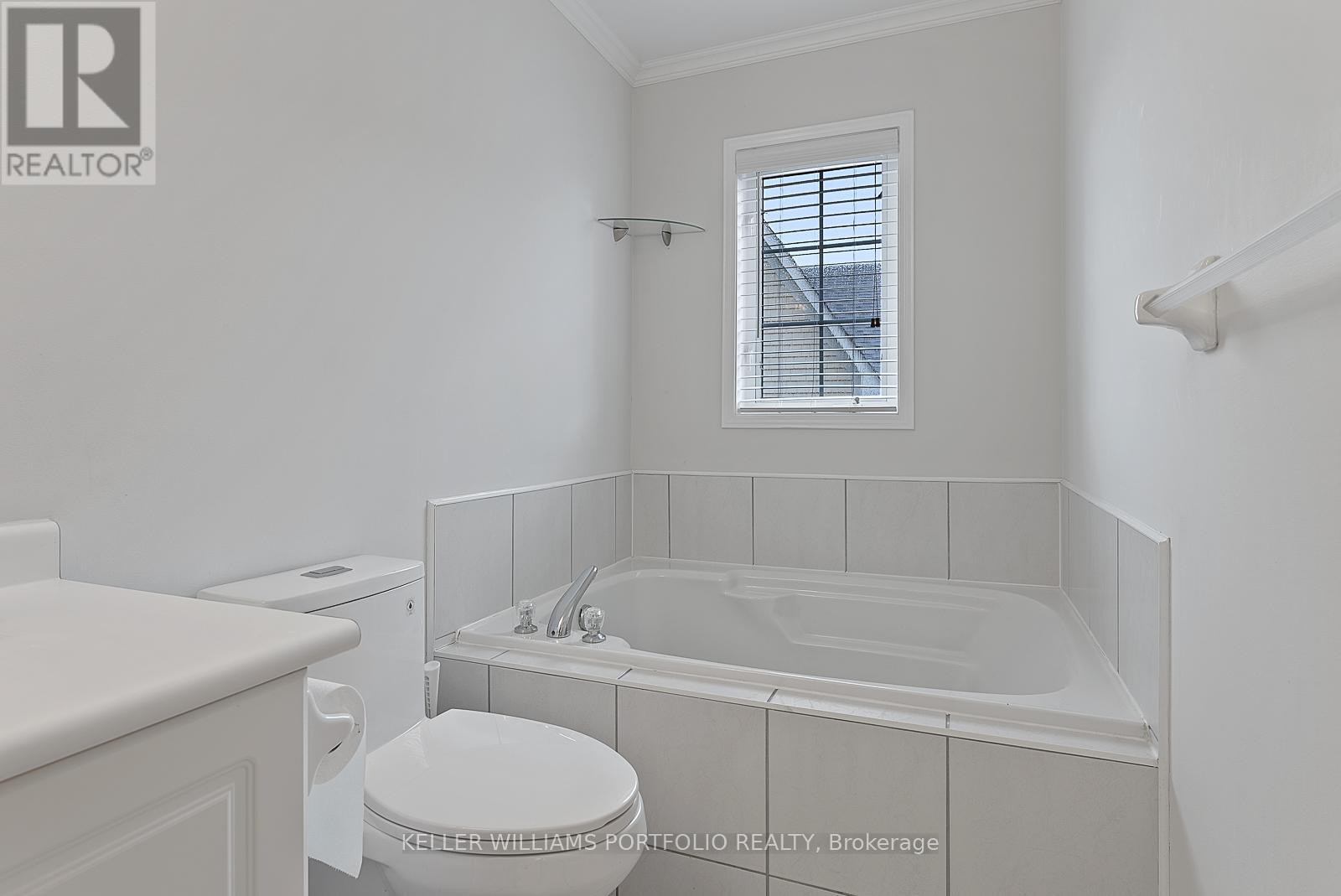 118 Gatwick Drive, Oakville, Ontario  L6H 6V3 - Photo 39 - W12978650